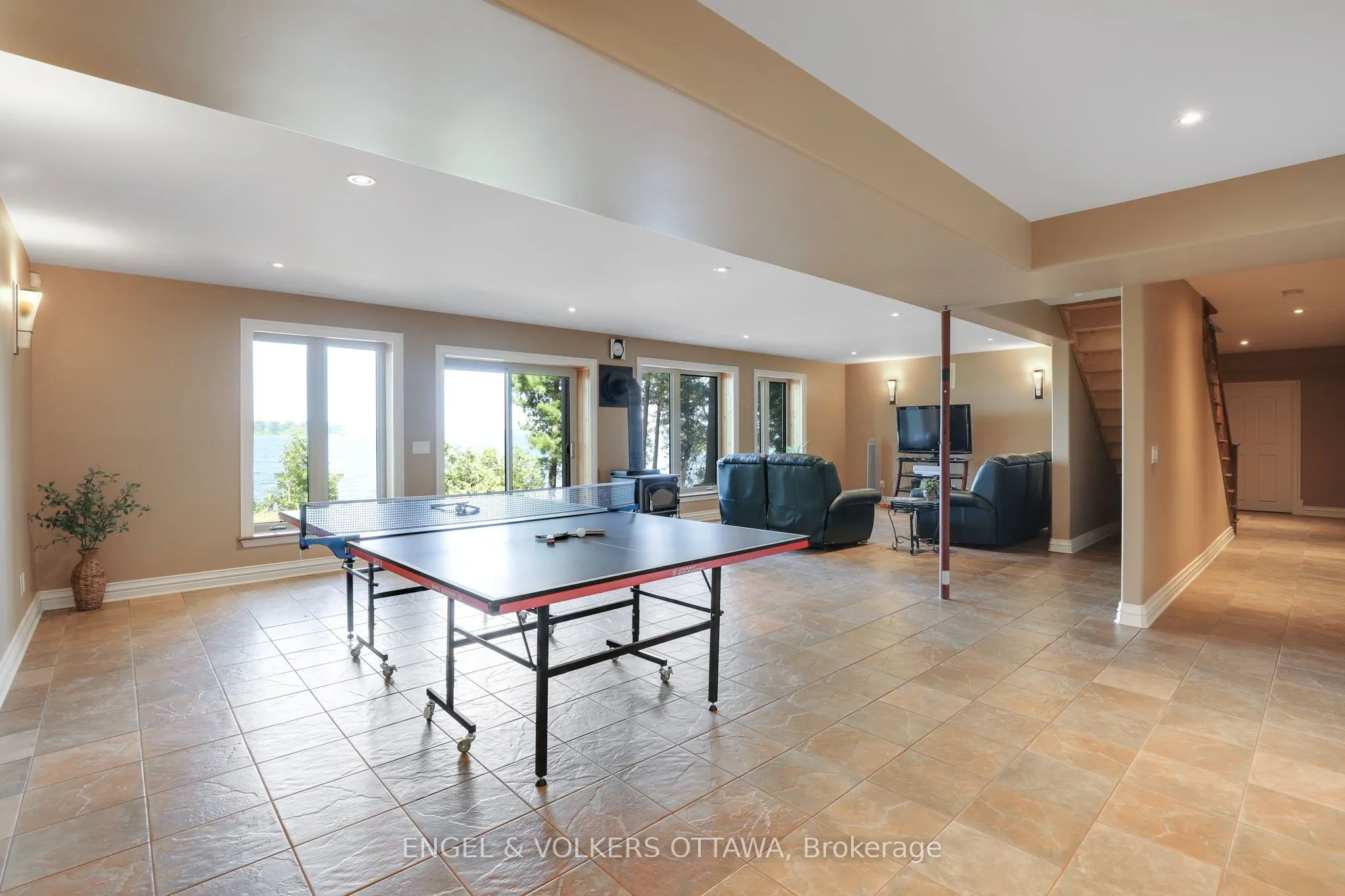 146 Beck Shore Road
