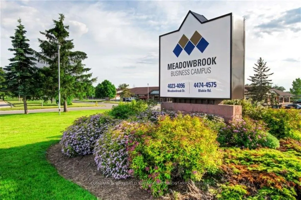 4093 Meadowbrook Drive, #116