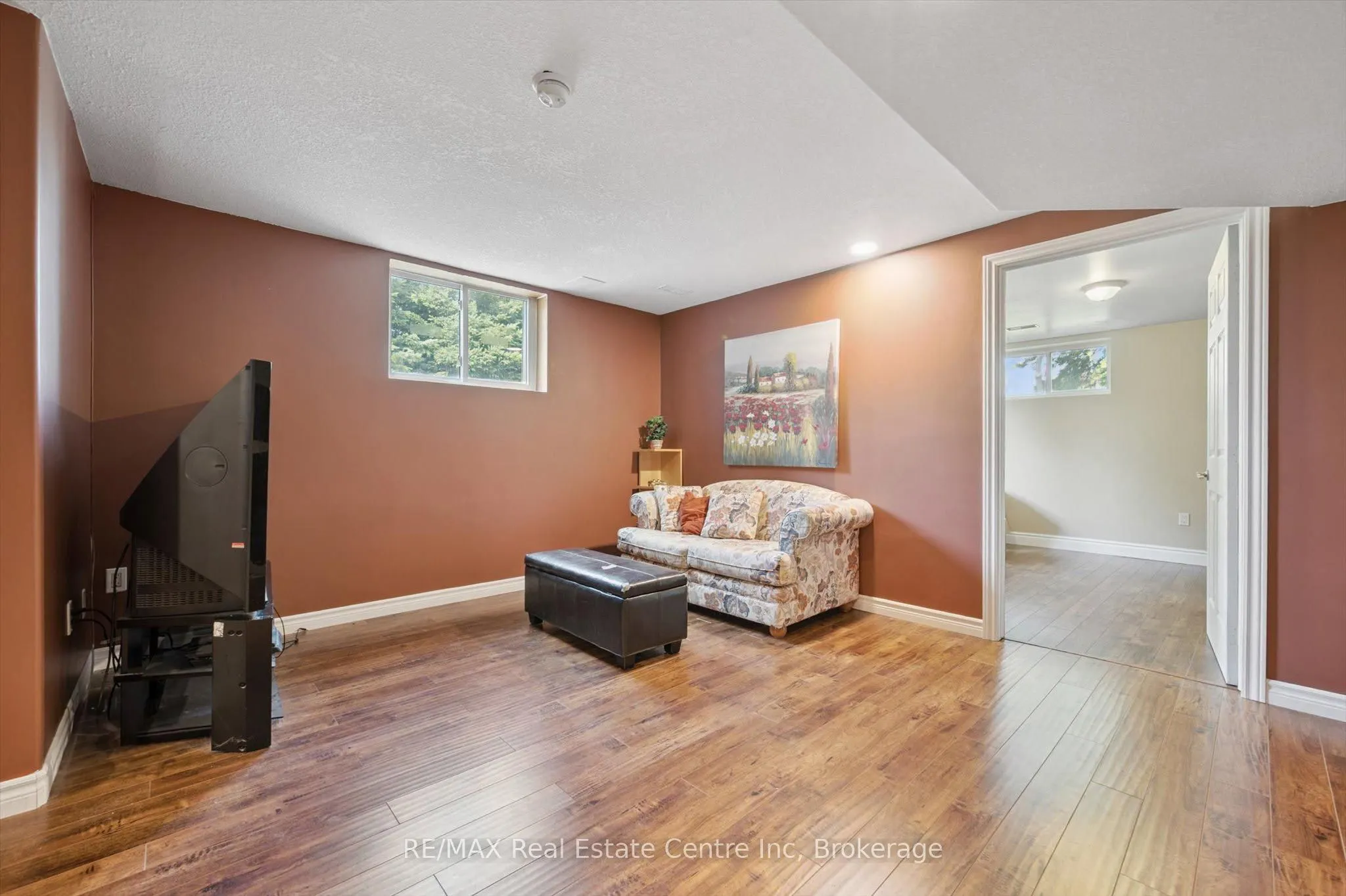 5044 WHITELAW Road