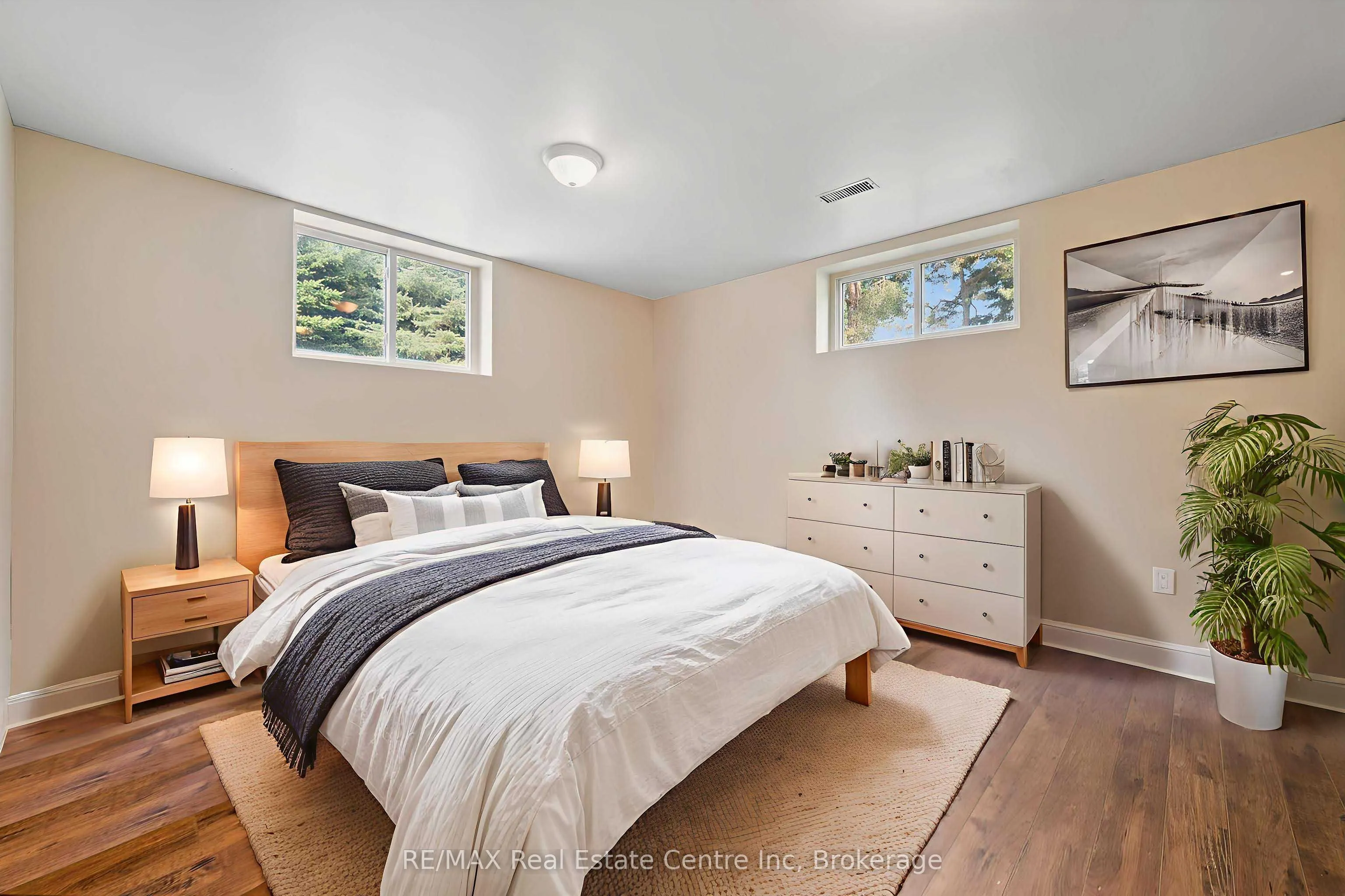 5044 WHITELAW Road