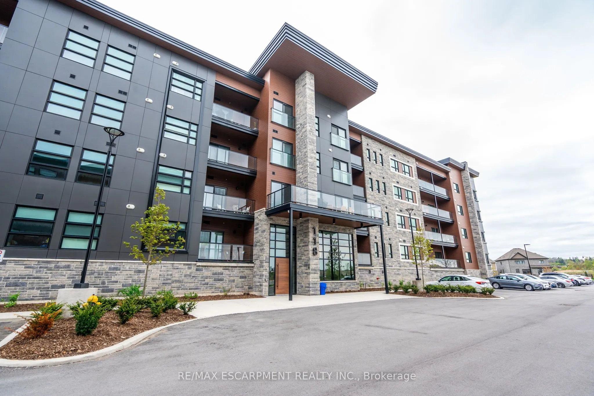 118 SUMMERSIDES Boulevard, #307