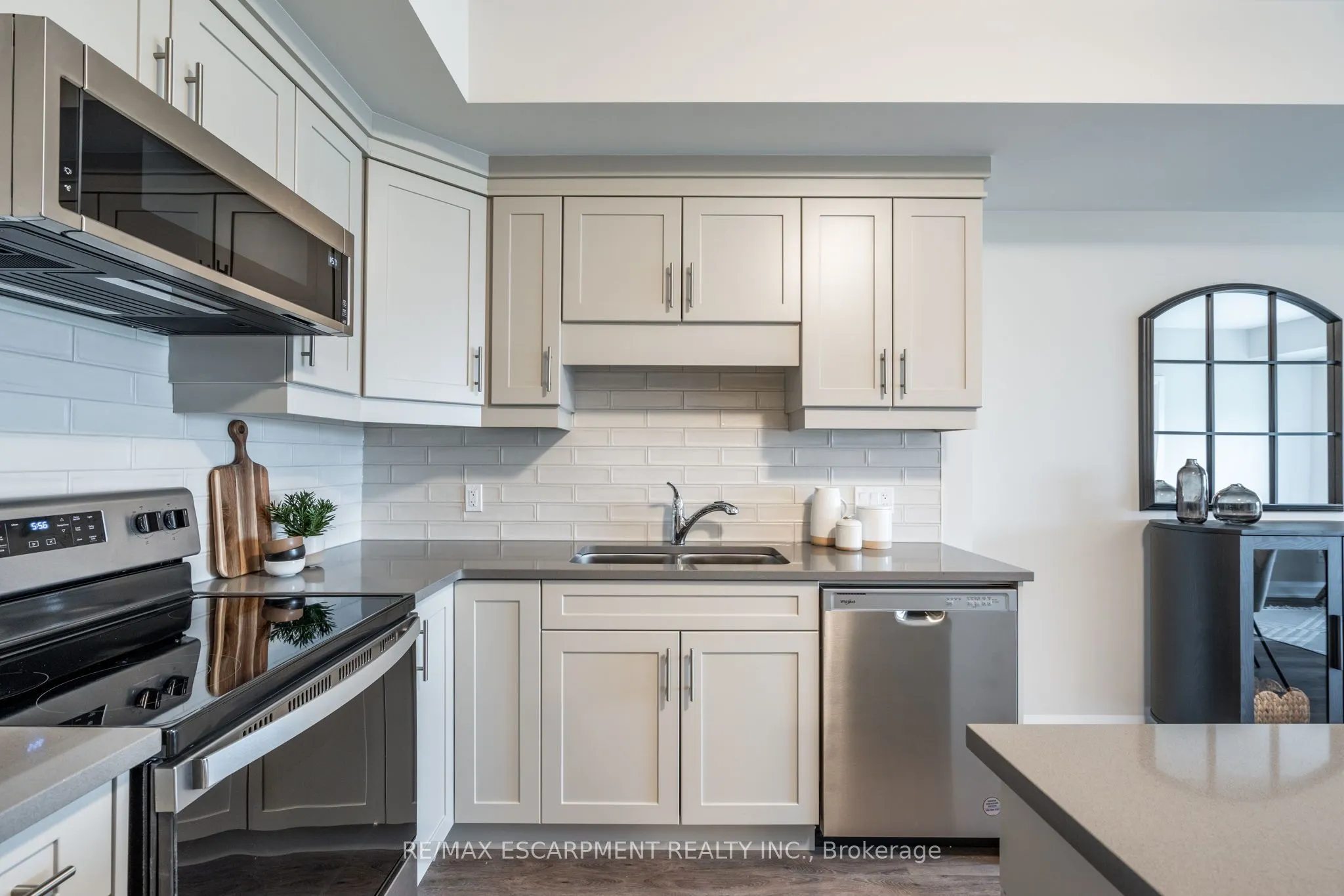 118 SUMMERSIDES Boulevard, #307
