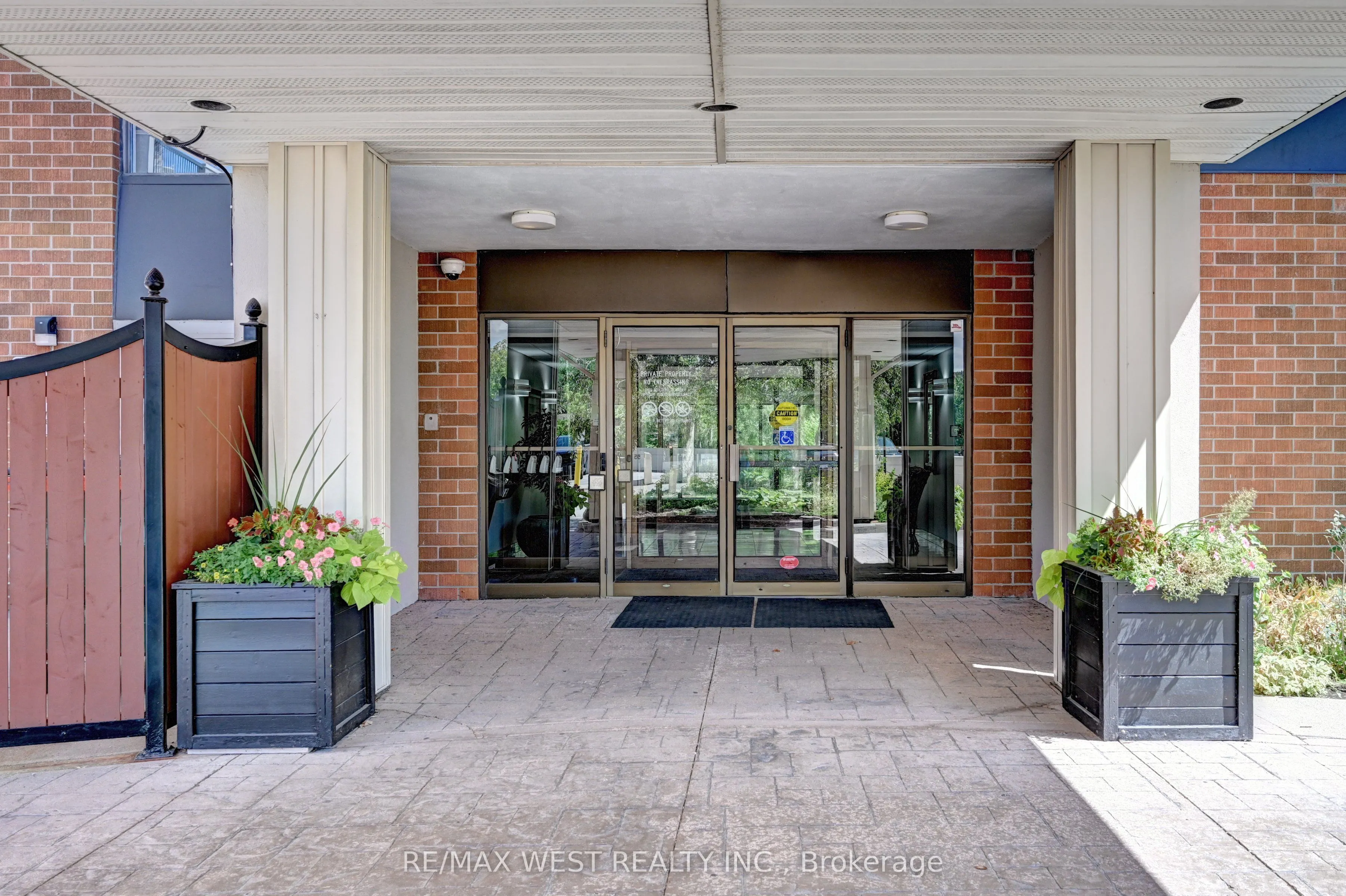 260 Sheldon Avenue N, #705