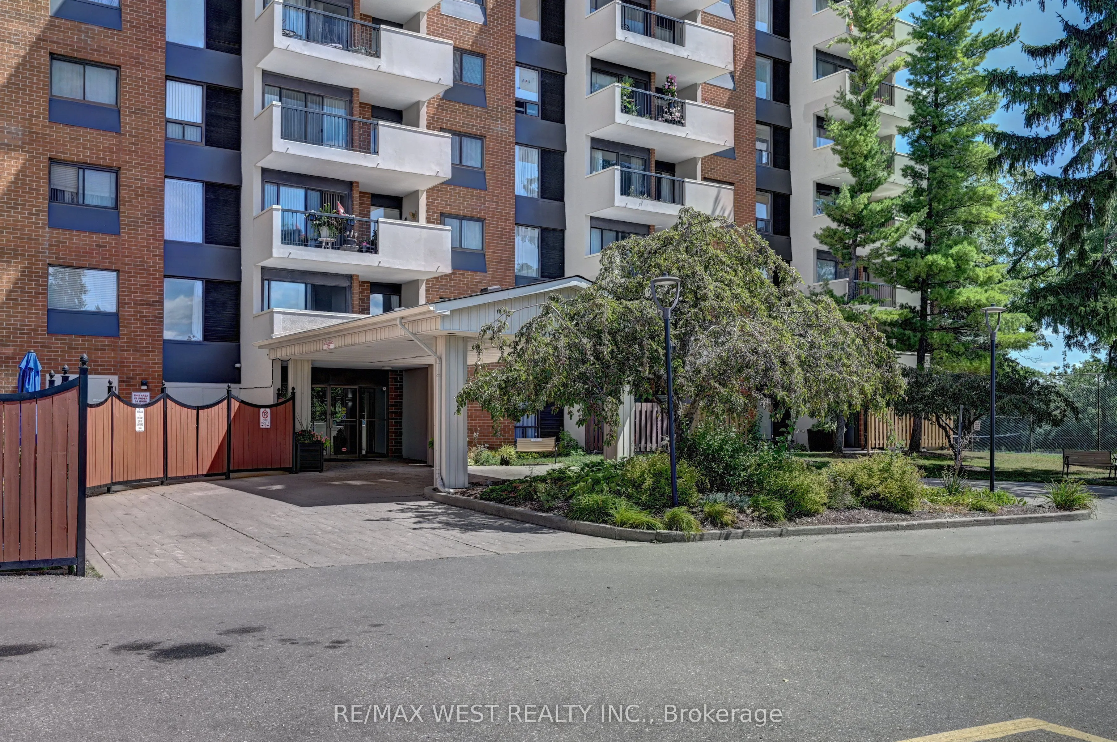 260 Sheldon Avenue N, #705