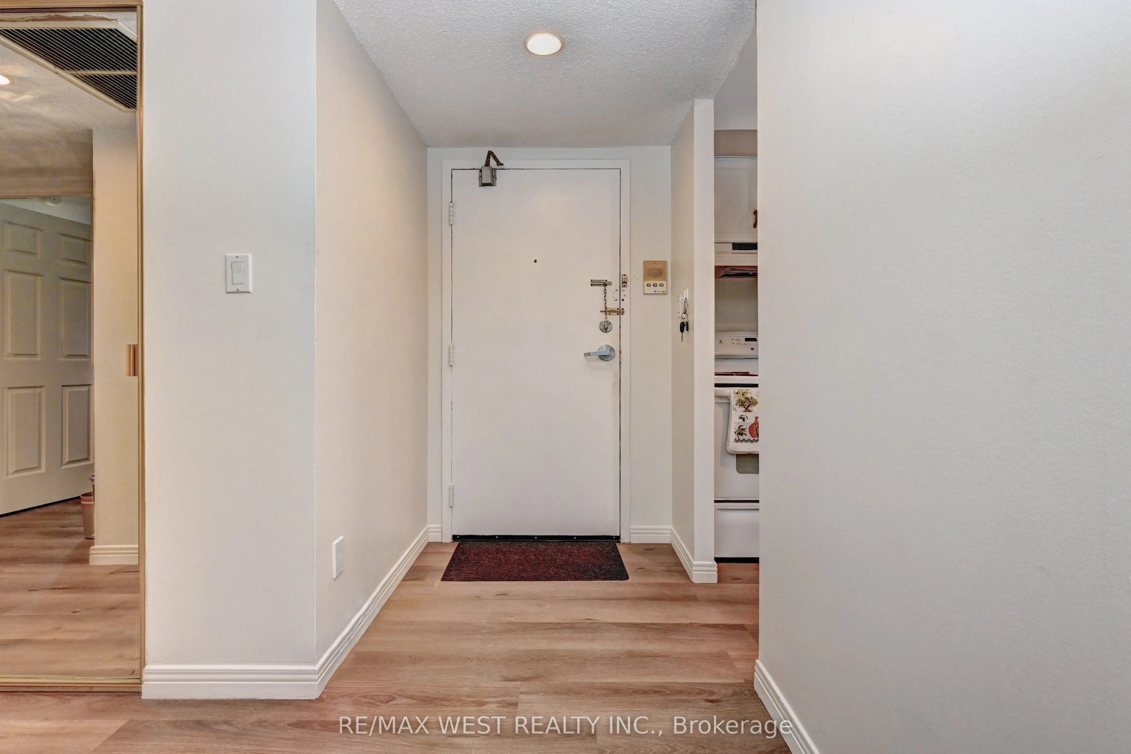 260 Sheldon Avenue N, #705
