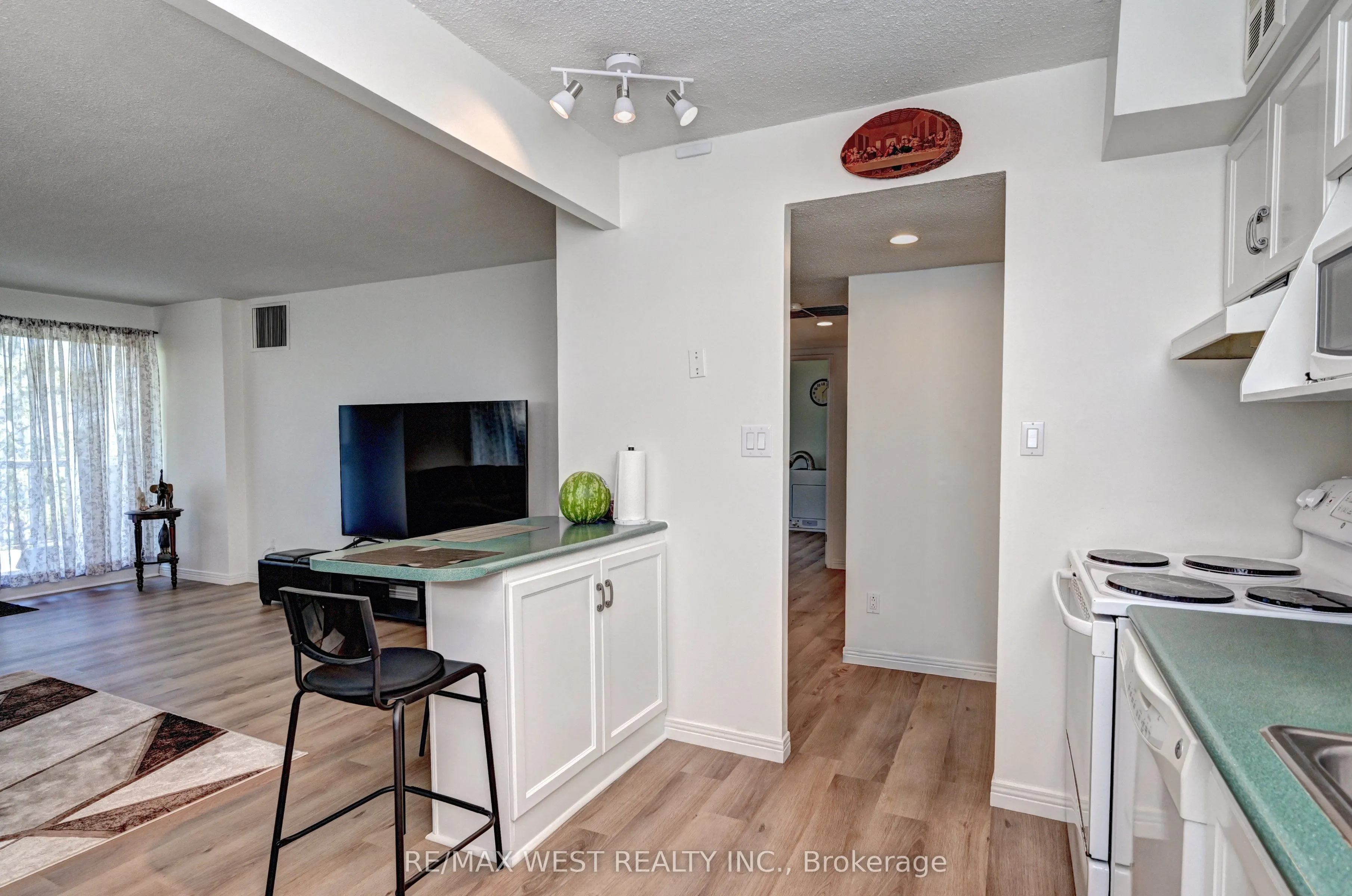 260 Sheldon Avenue N, #705