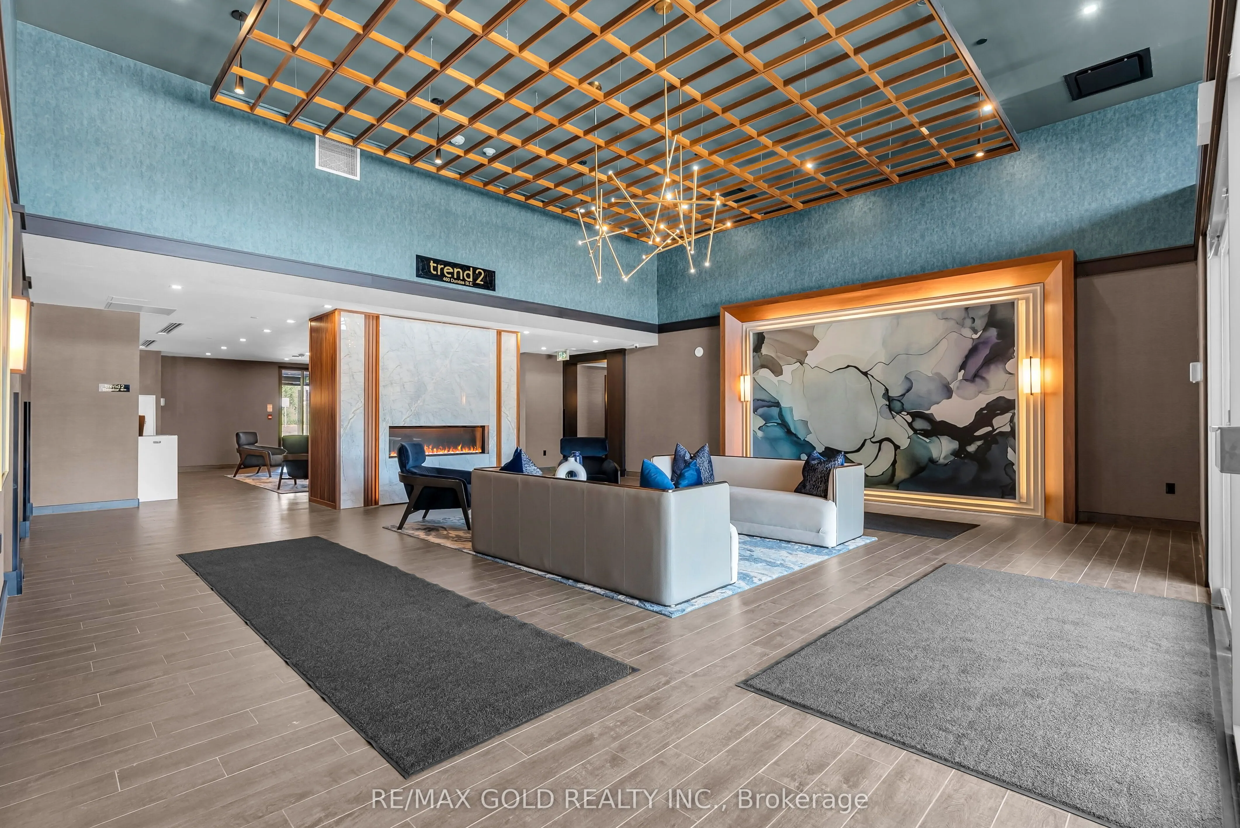 460 DUNDAS Street E, #402