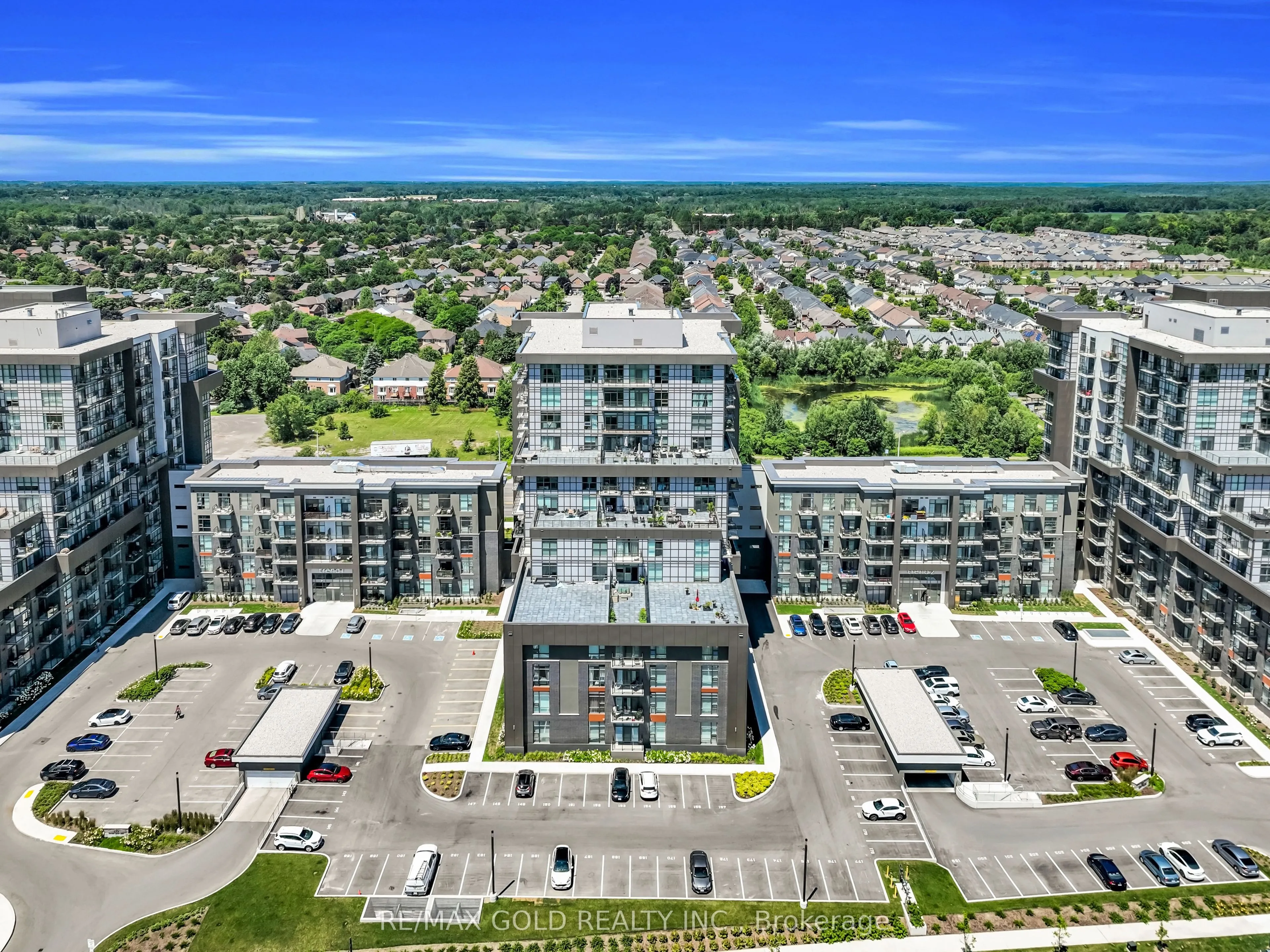 460 DUNDAS Street E, #402