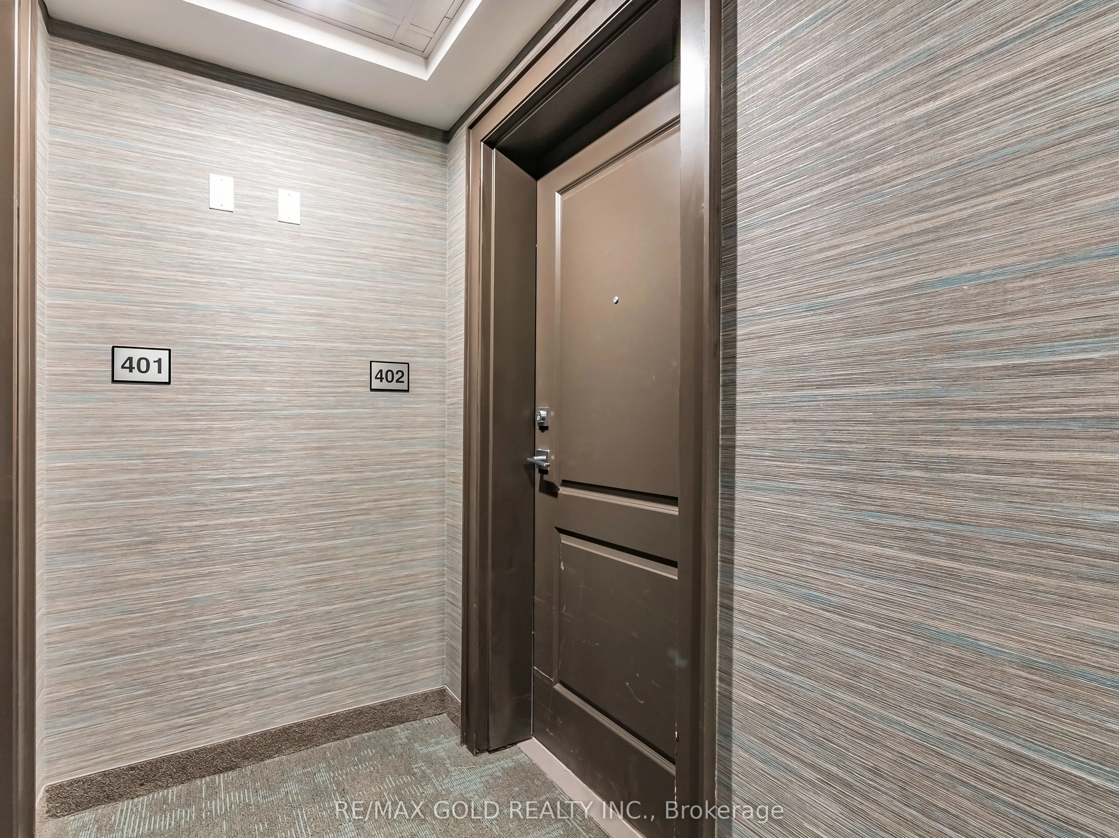 460 DUNDAS Street E, #402