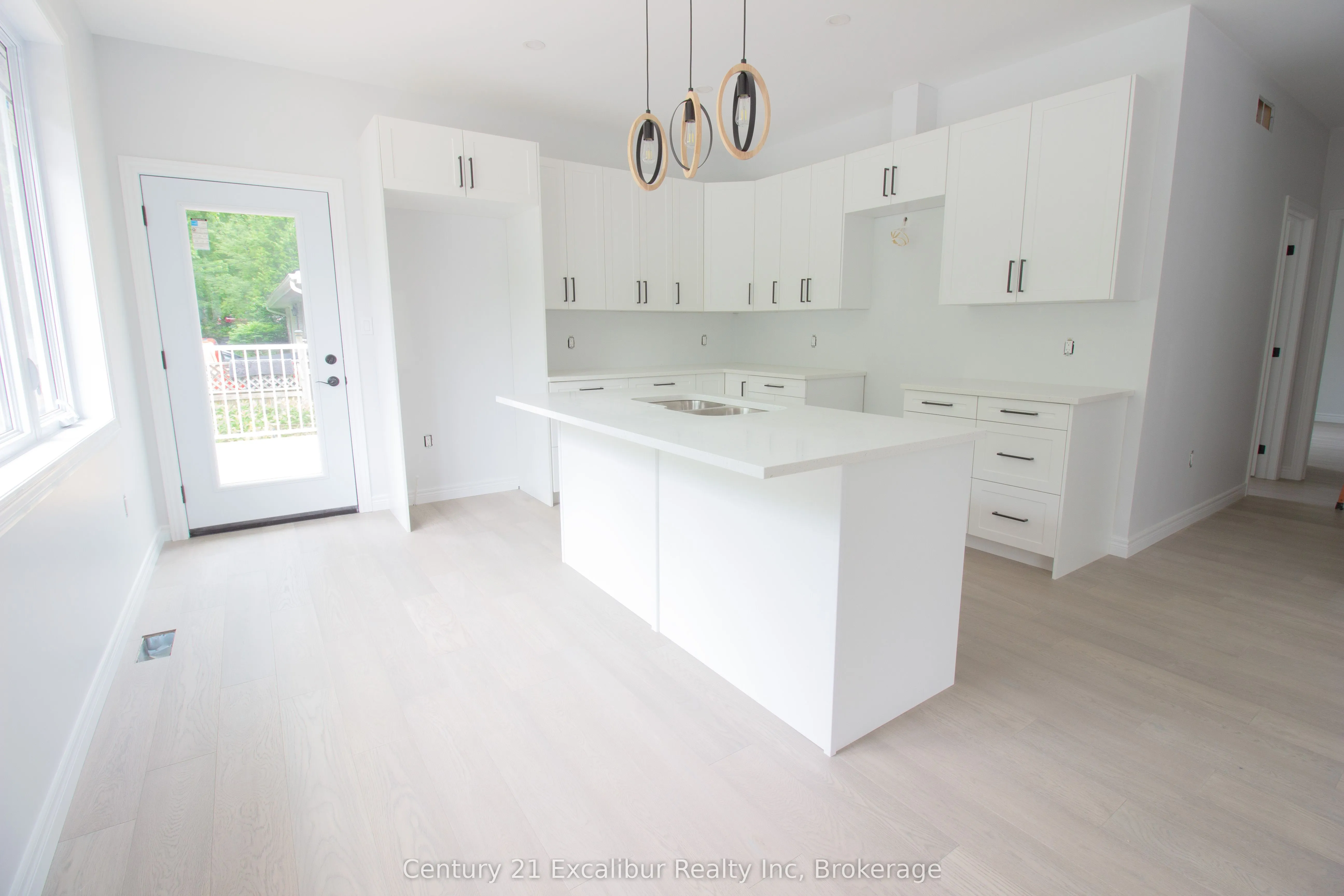 195 Garafraxa Street W