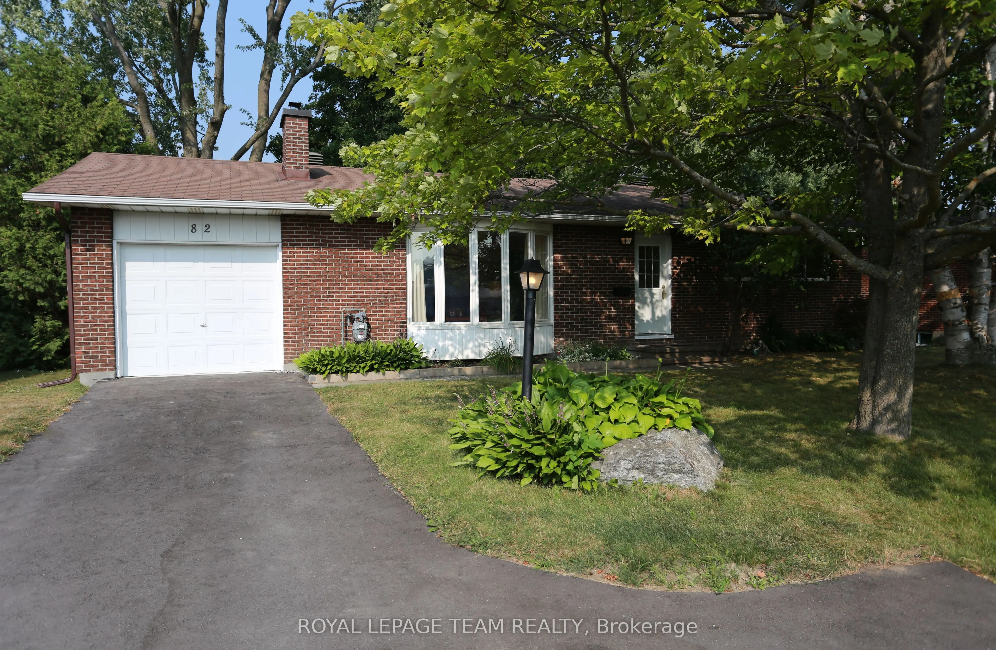 82 Maitland Street S