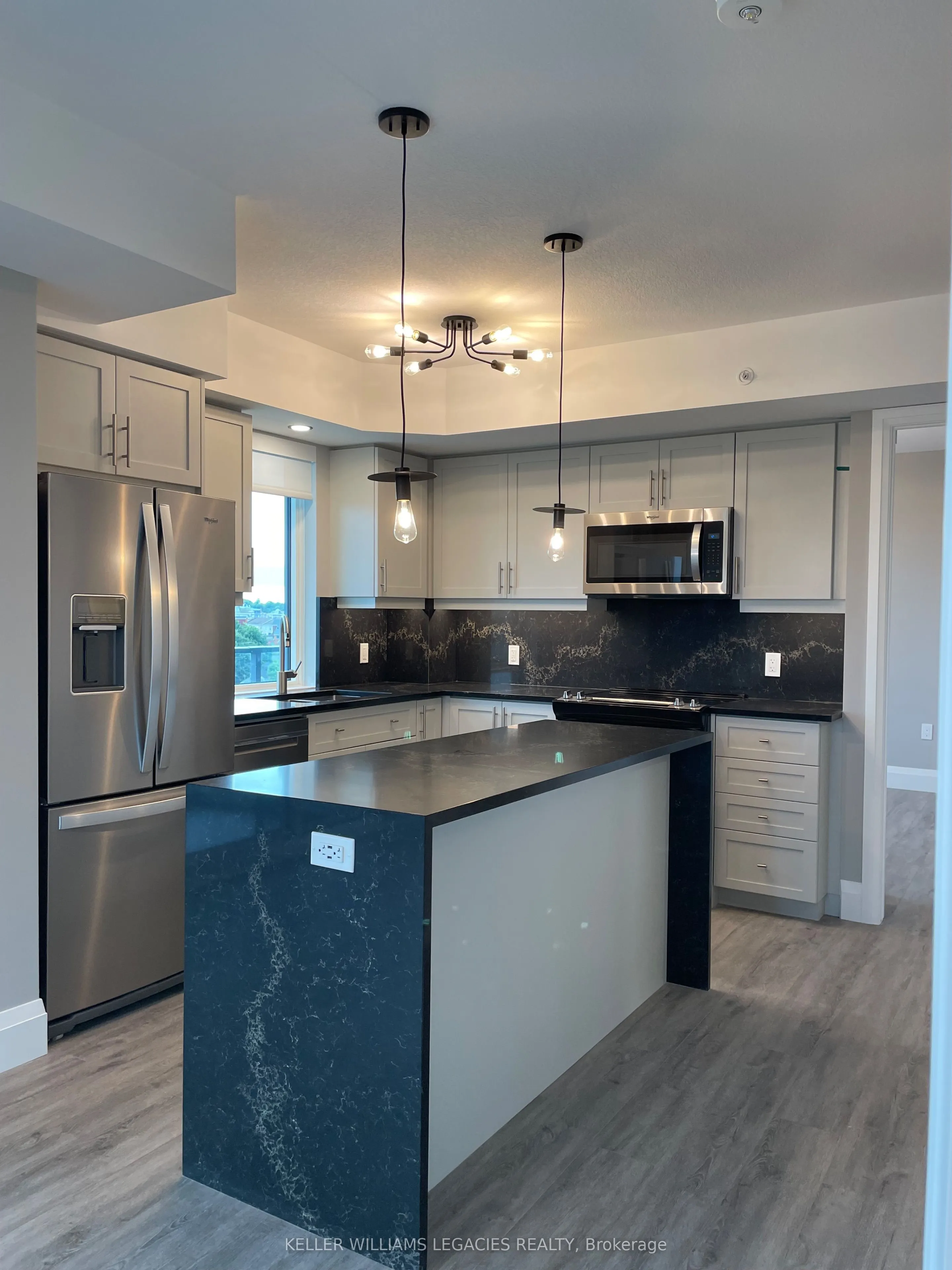 93 Arthur Street S, #1004