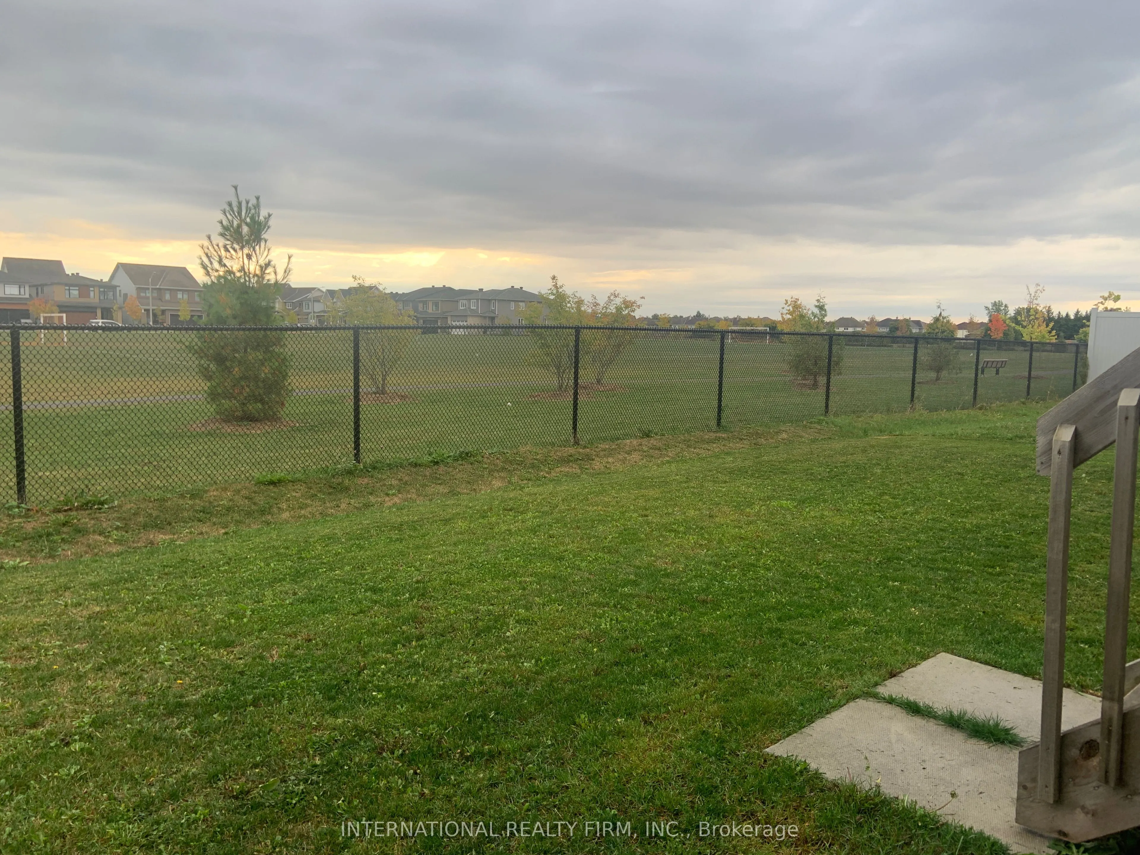 696 Moonflower Crescent