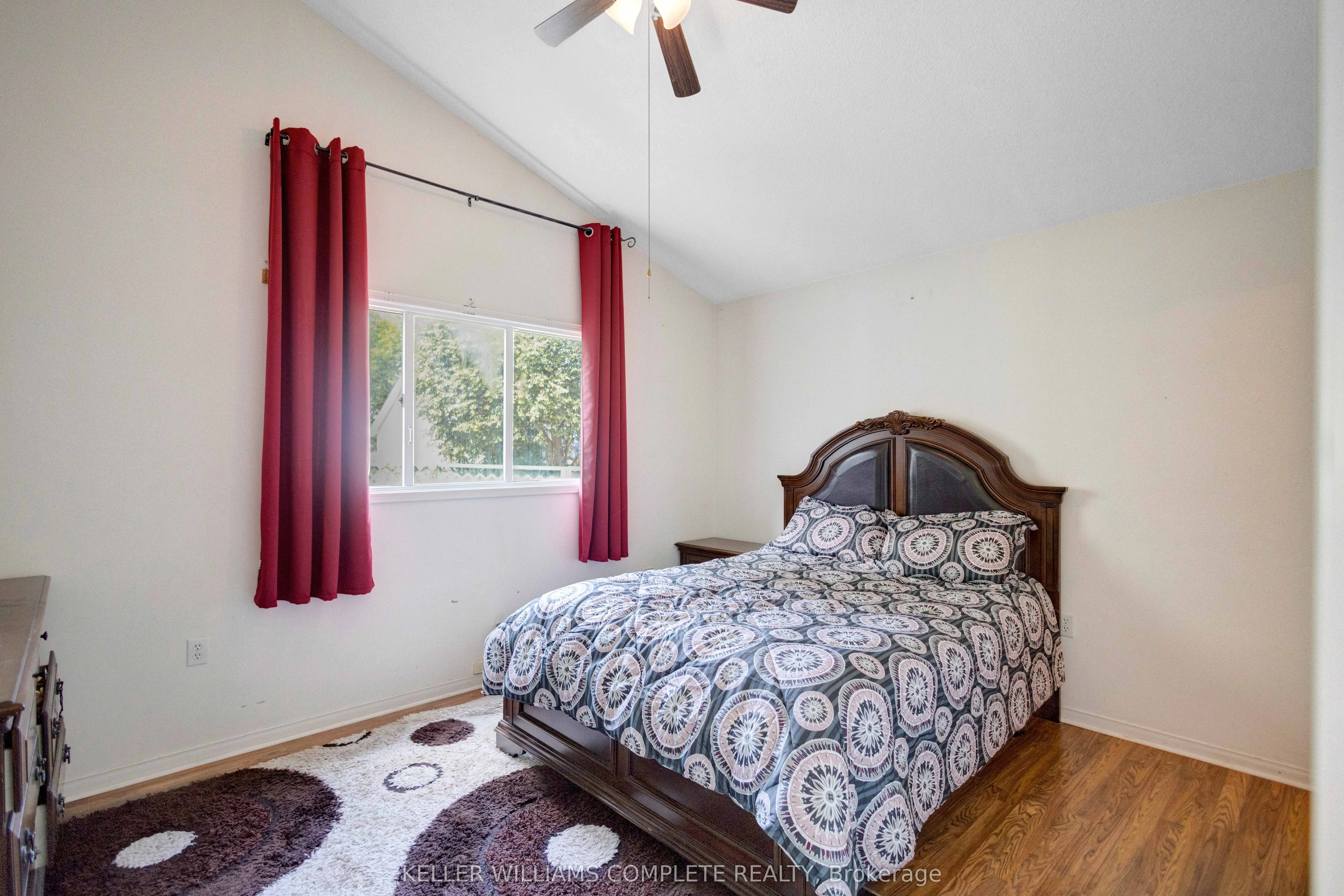 375 SILVERBIRCH Boulevard, #33