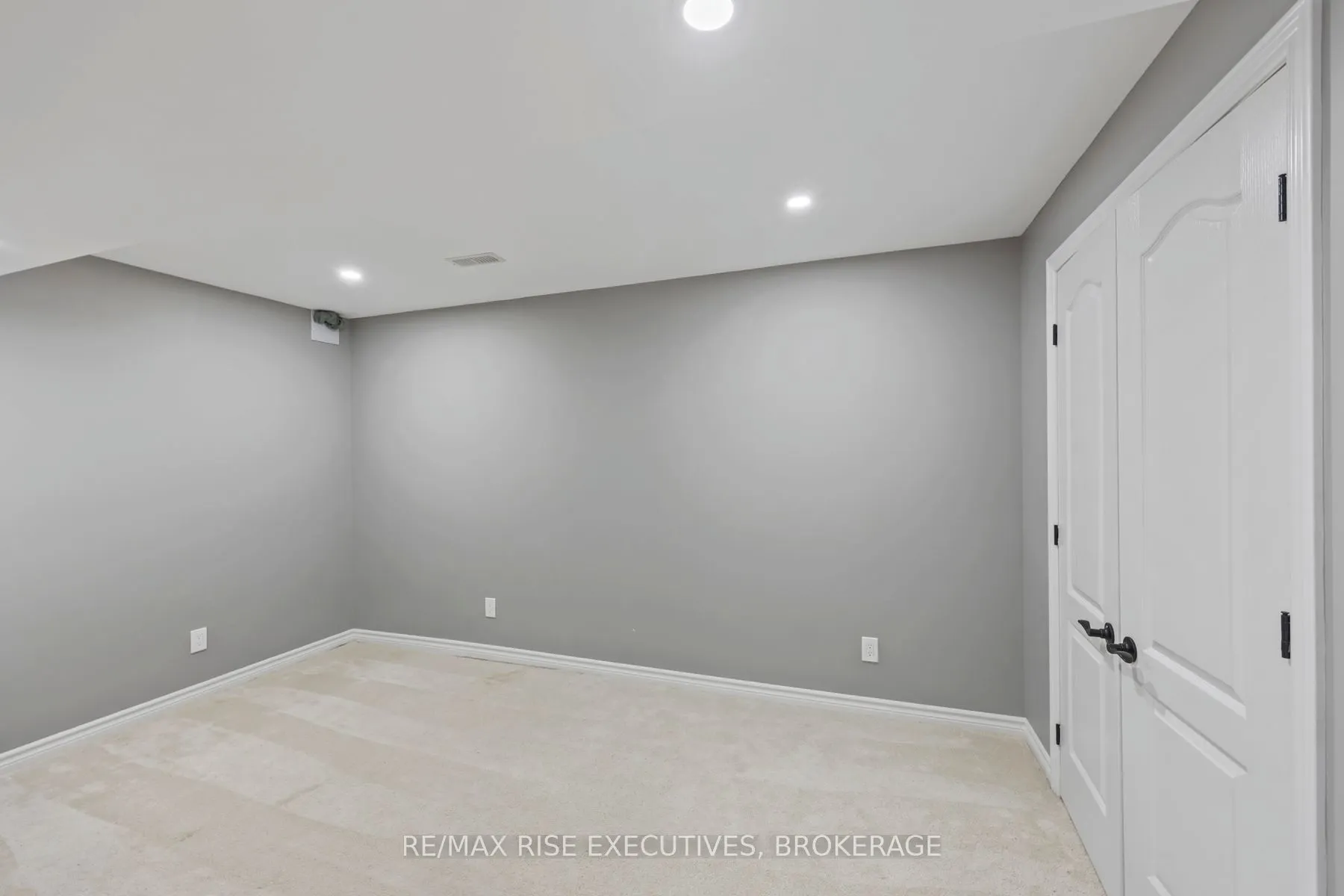 648 Halloway Drive