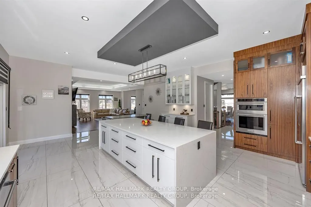 595 Shoreway Drive