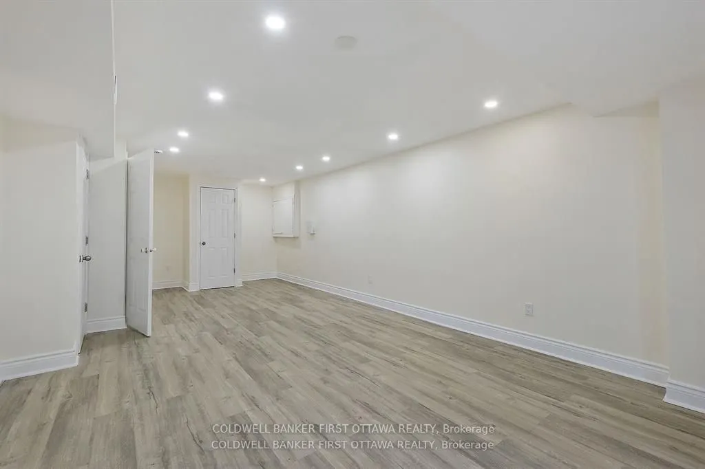 107 COLUMBIA Avenue