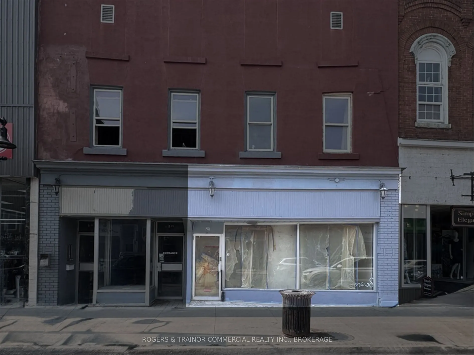 21 Dundas Street E