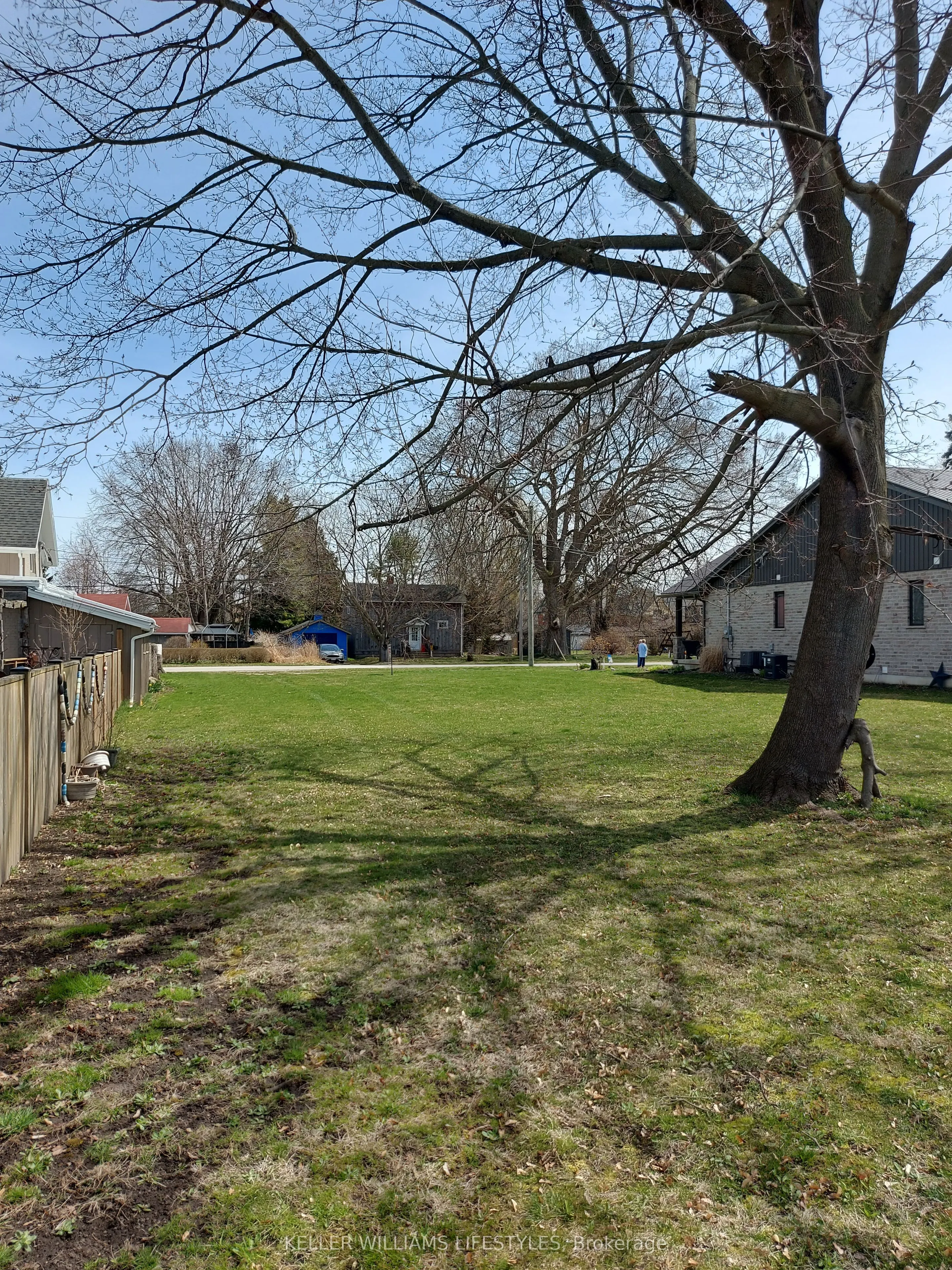 29 ERIEUS Street