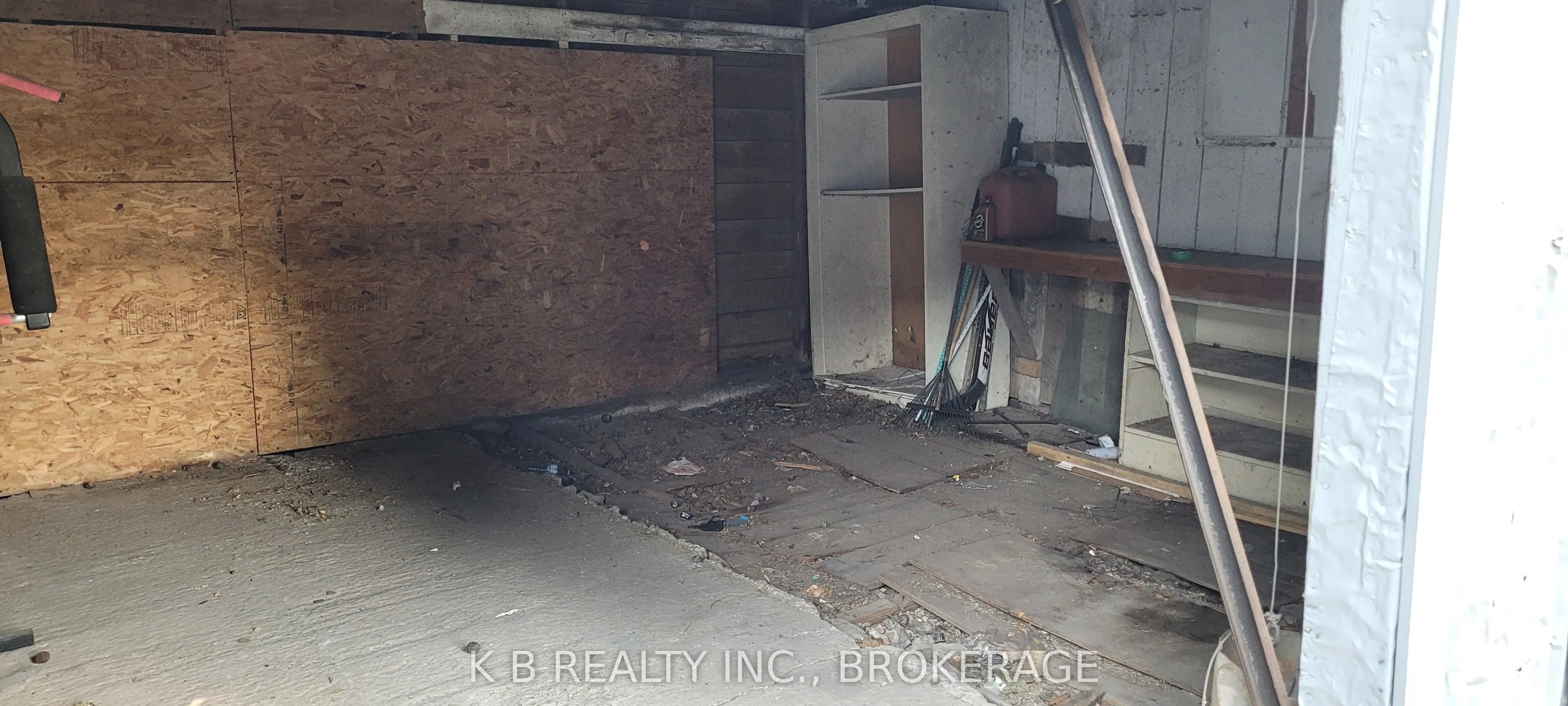 229 Gore Street E