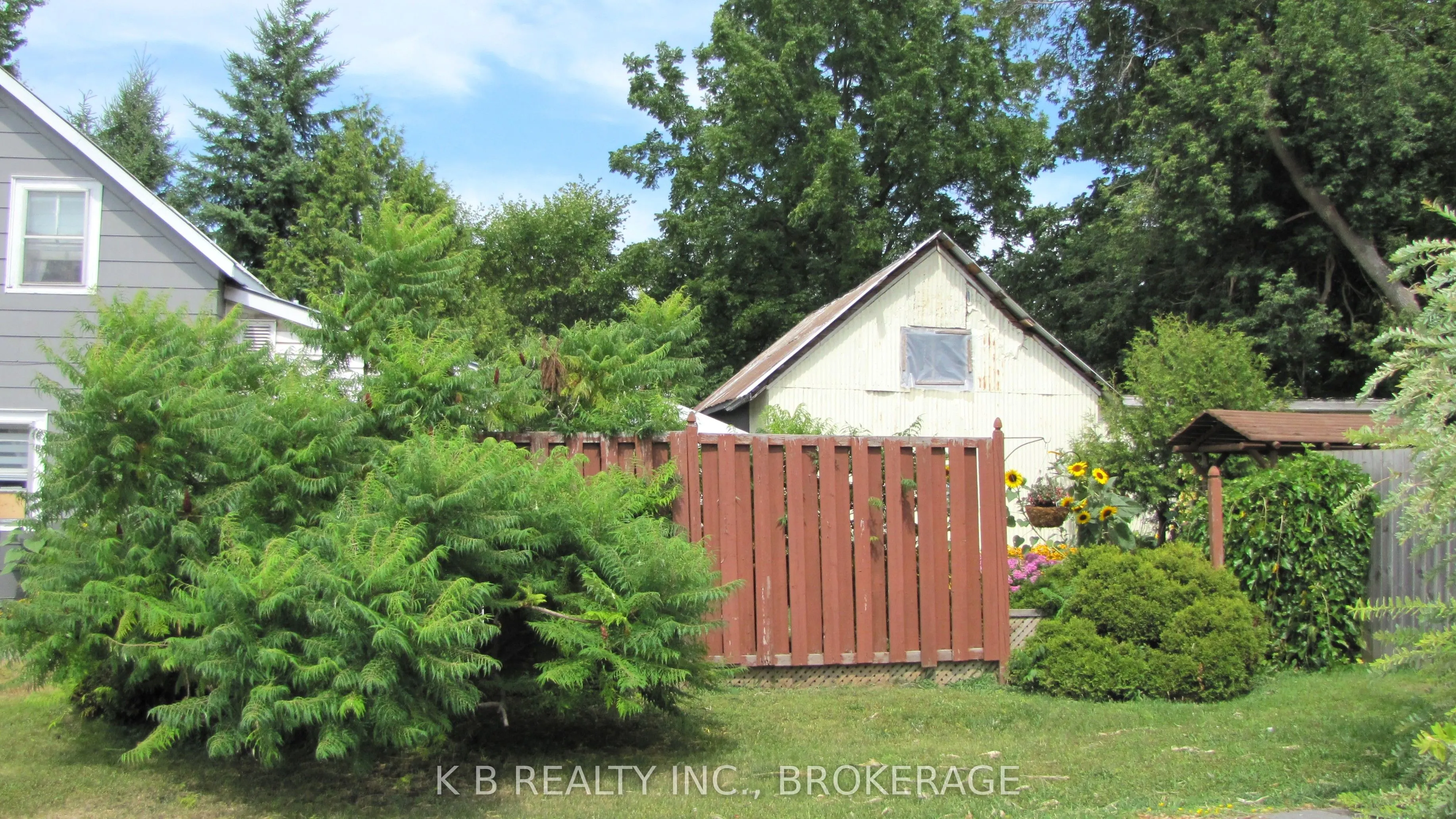 229 Gore Street E