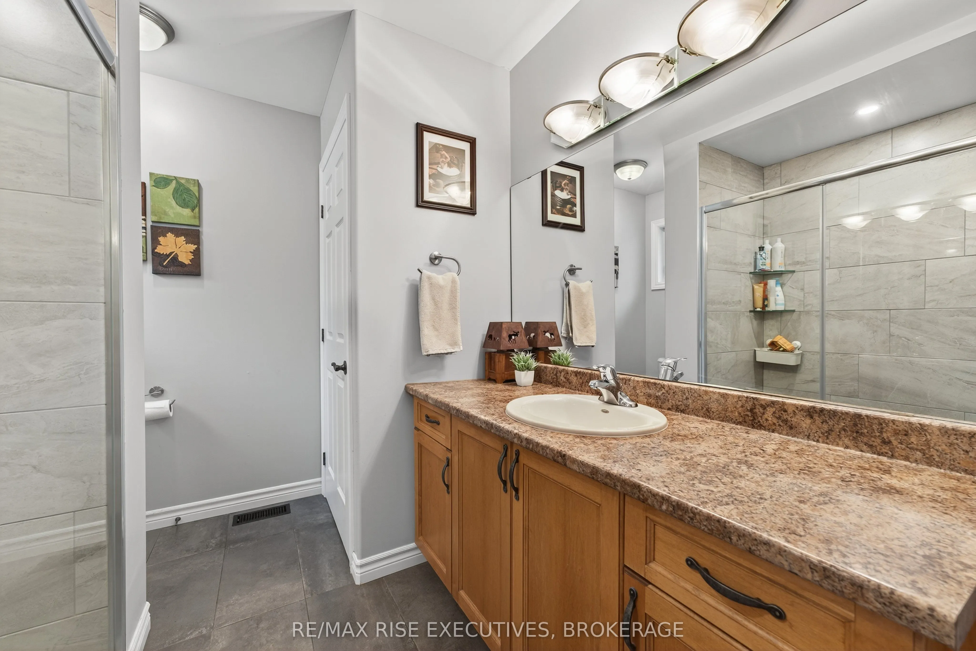 4623 Lower Round Lake Road
