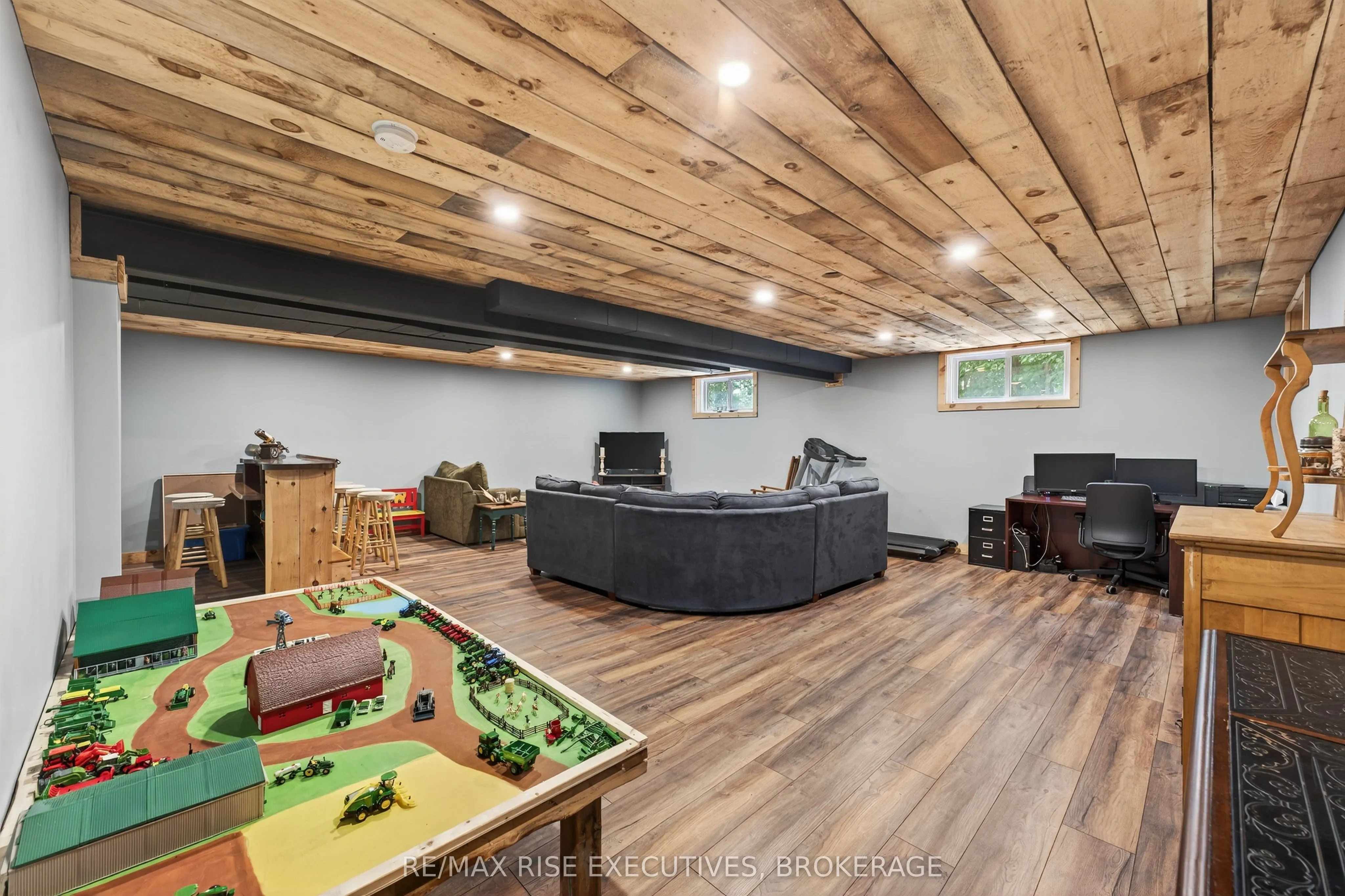 4623 Lower Round Lake Road