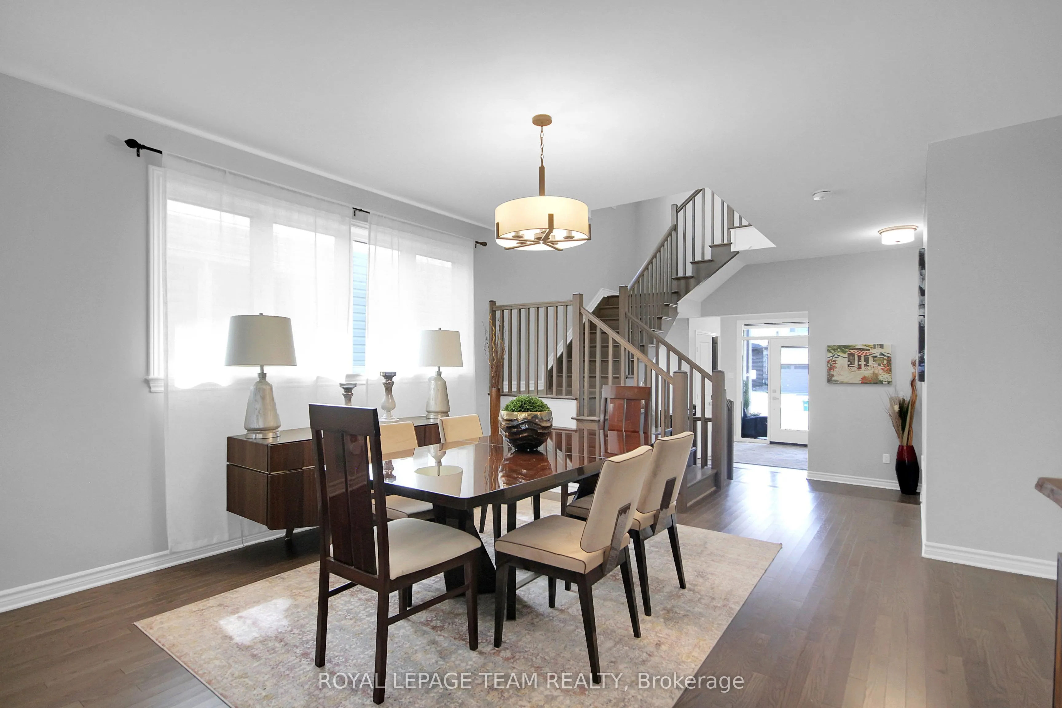 961 Beckton Heights W