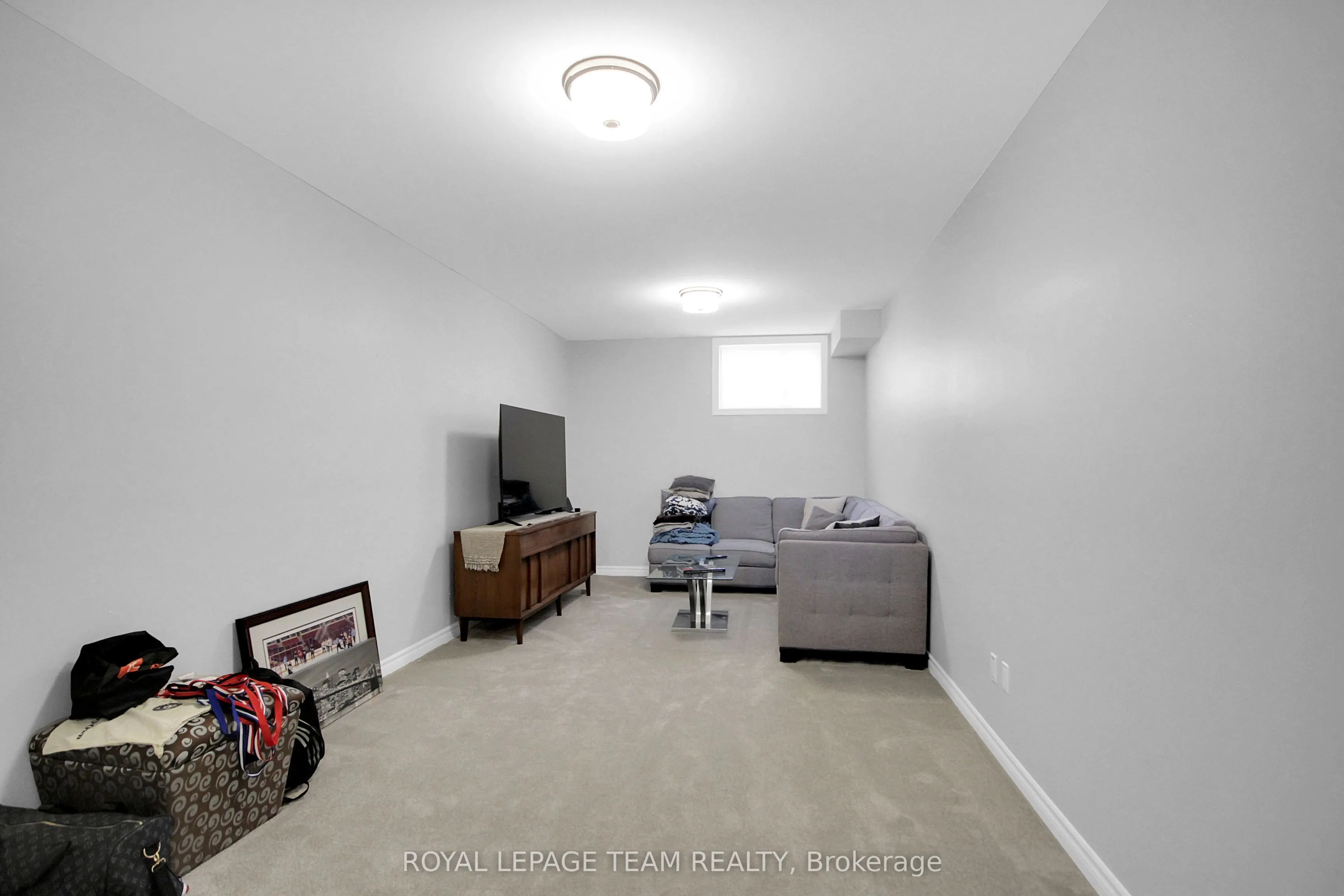 961 Beckton Heights W