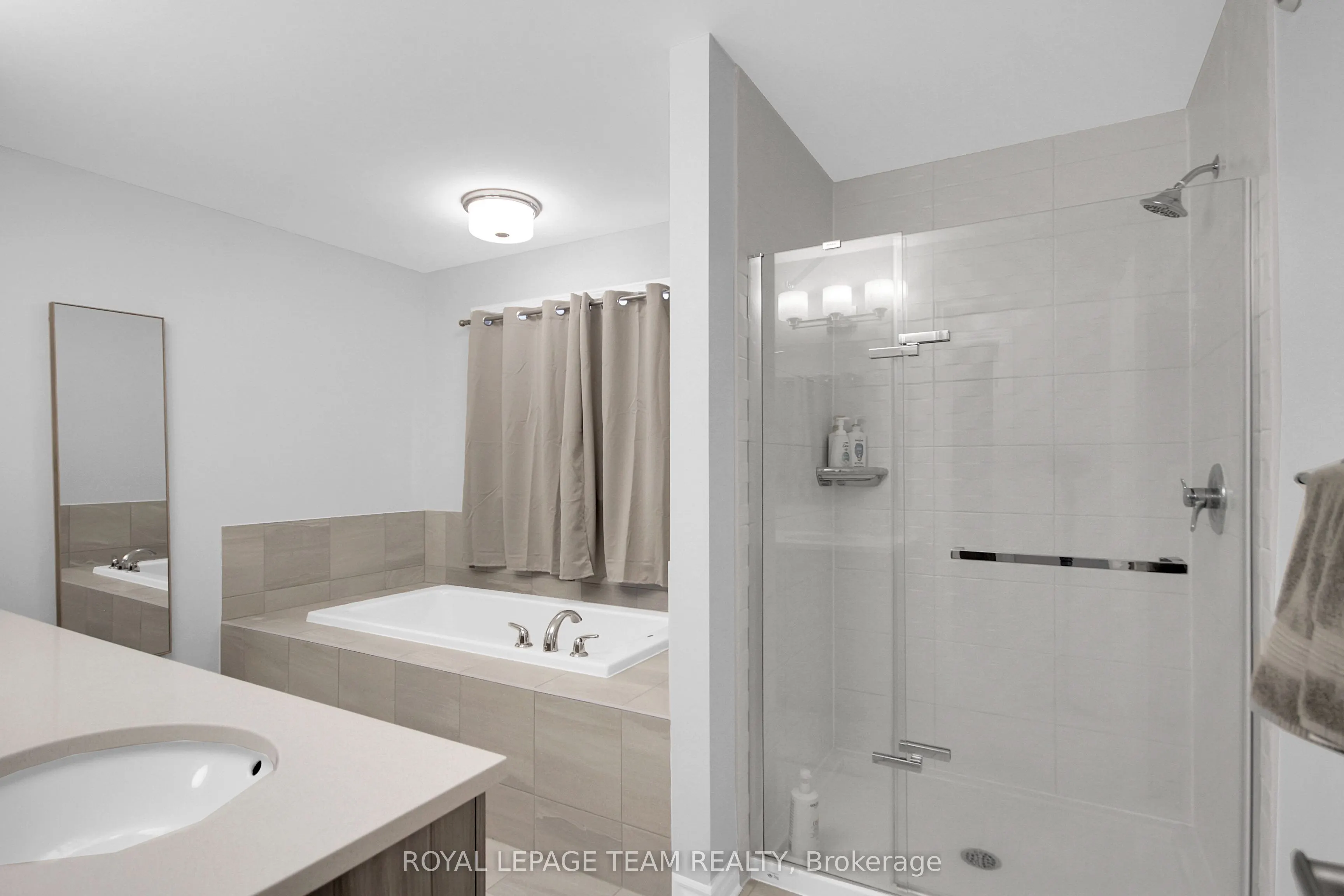 961 Beckton Heights W