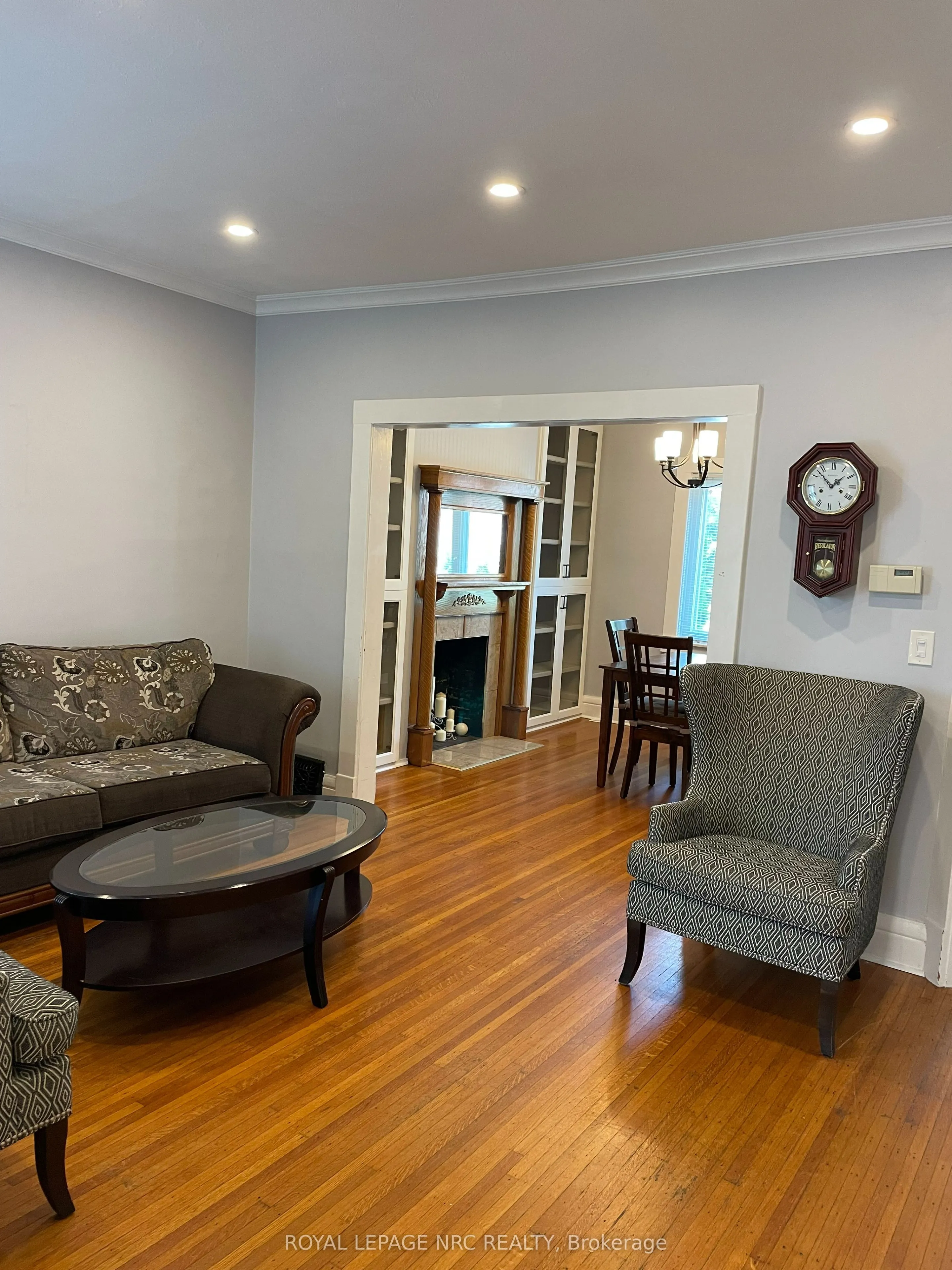 31 1/2 Academy Street
