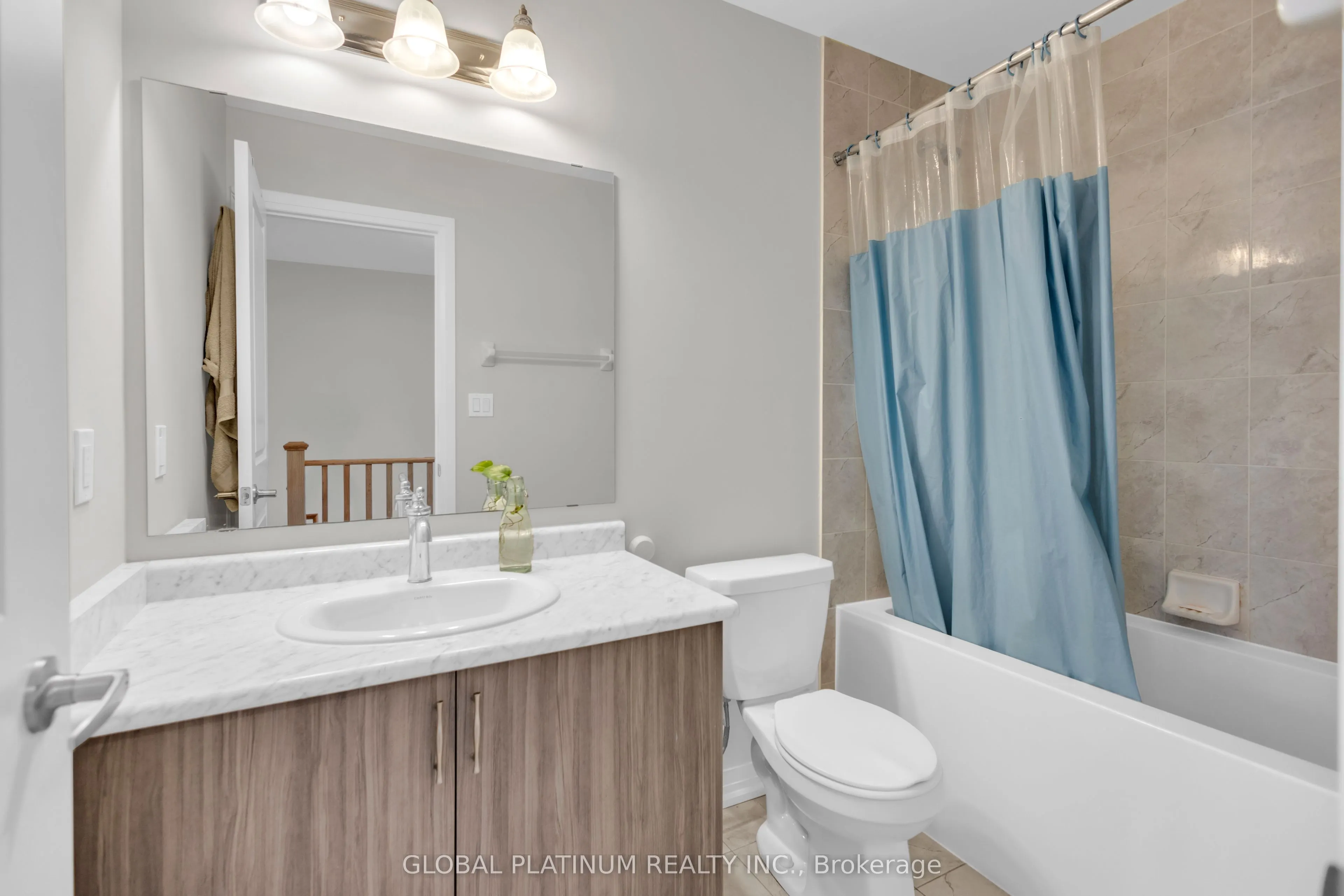 15 Blacklock Street, #17