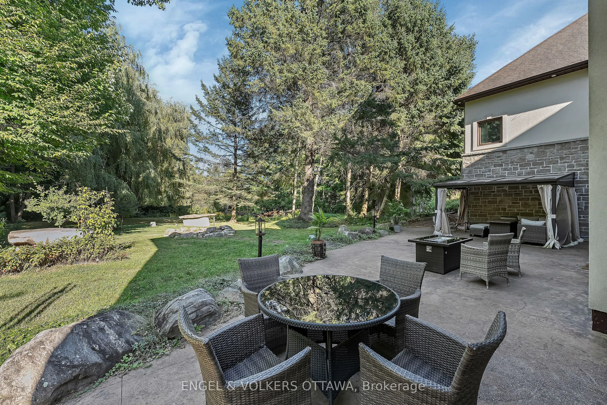 1836 Whitemarsh Crescent