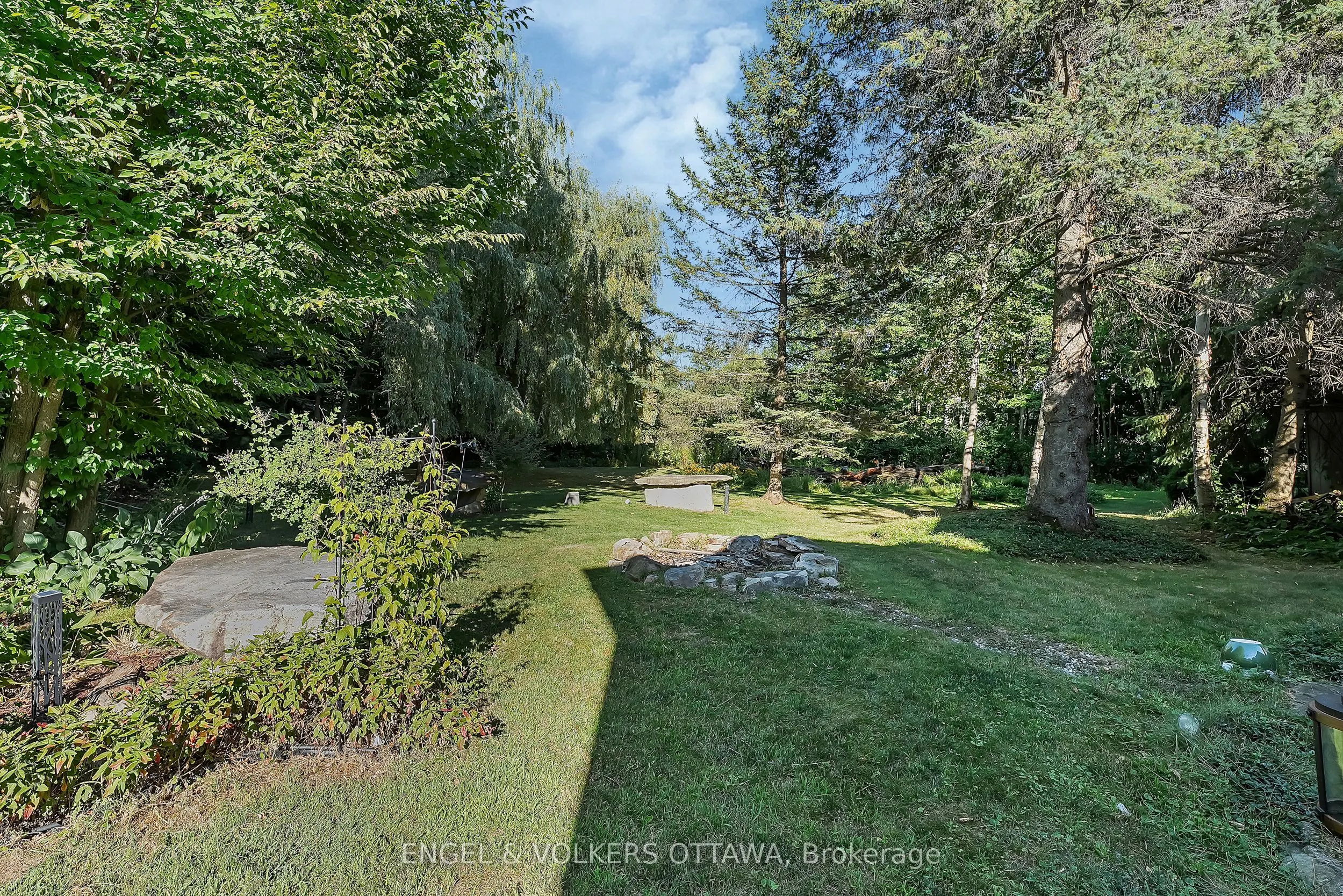 1836 Whitemarsh Crescent