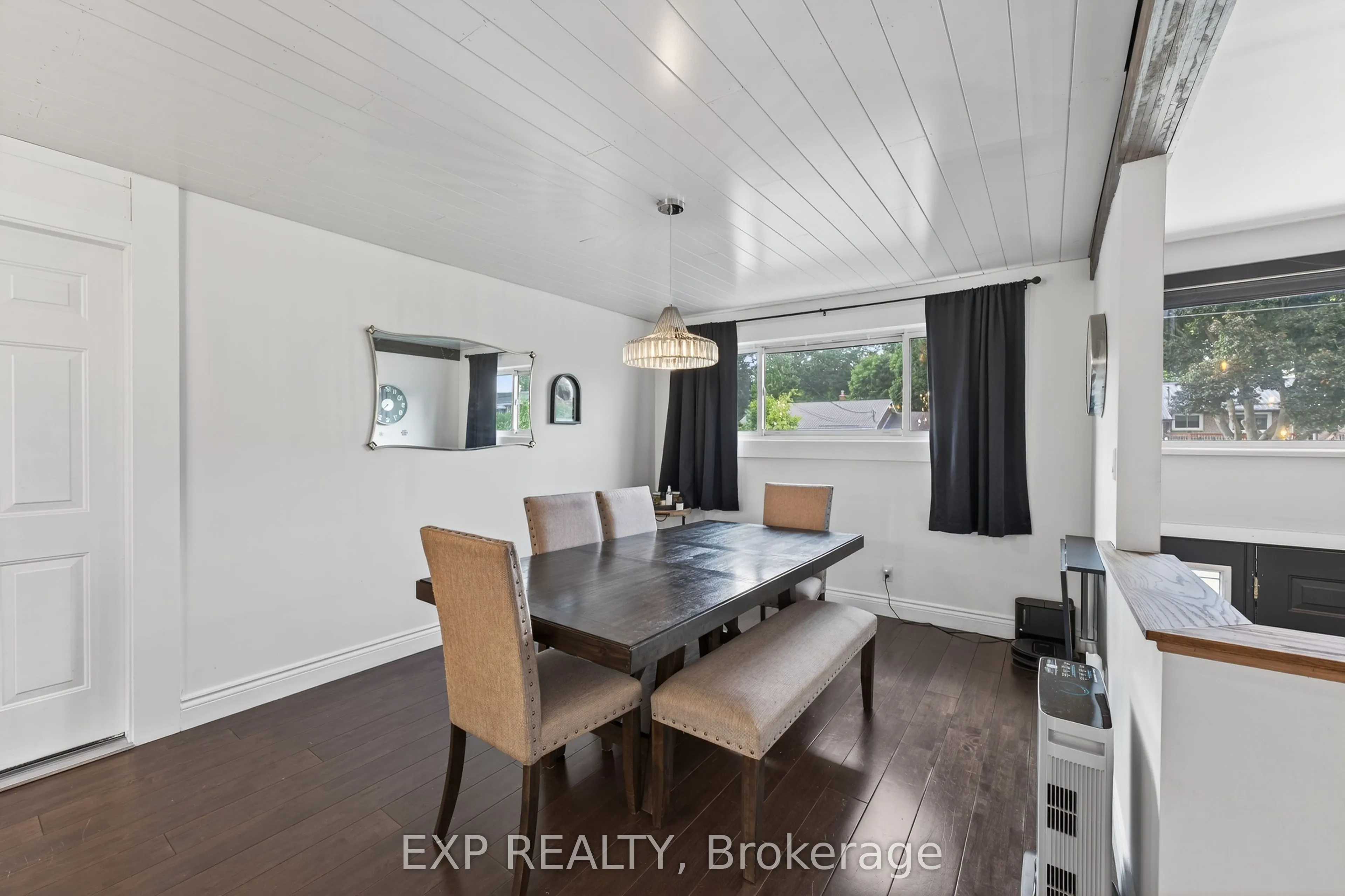 12 Sunset Crescent