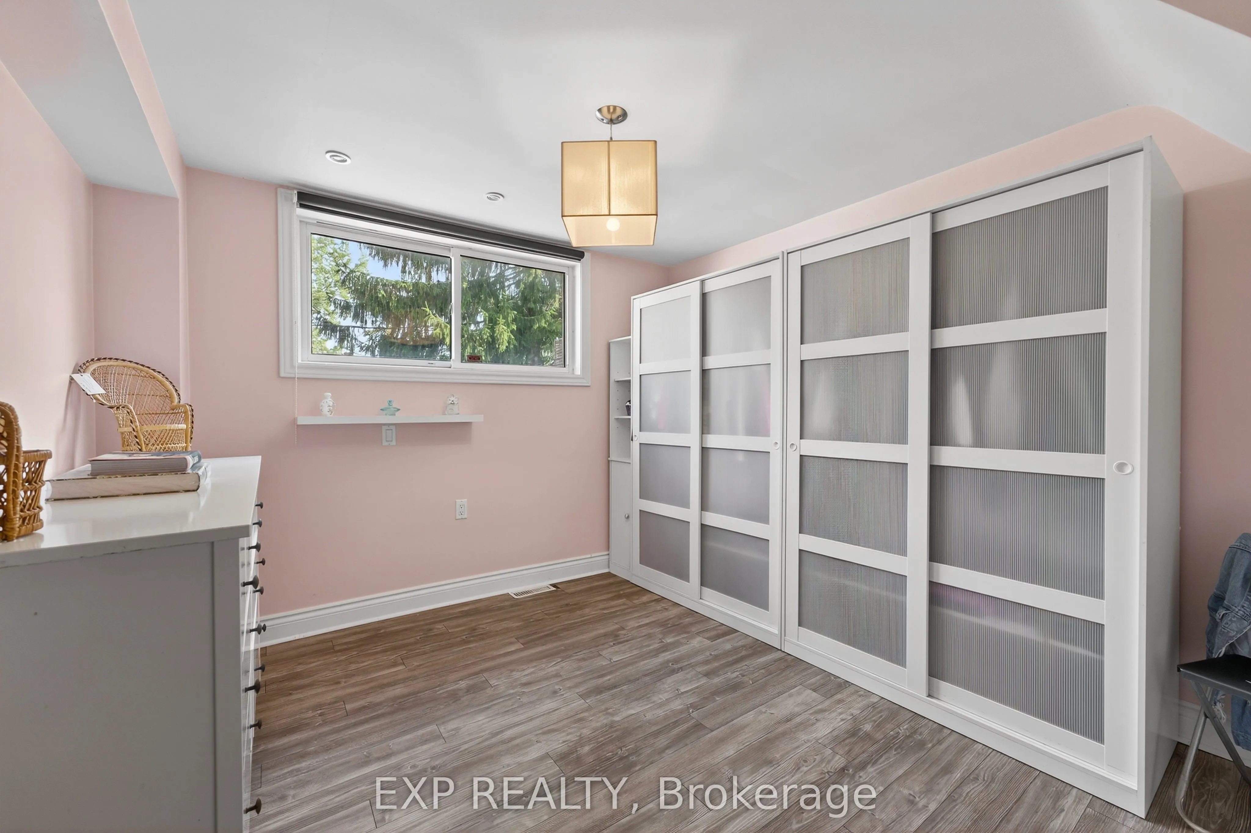 12 Sunset Crescent