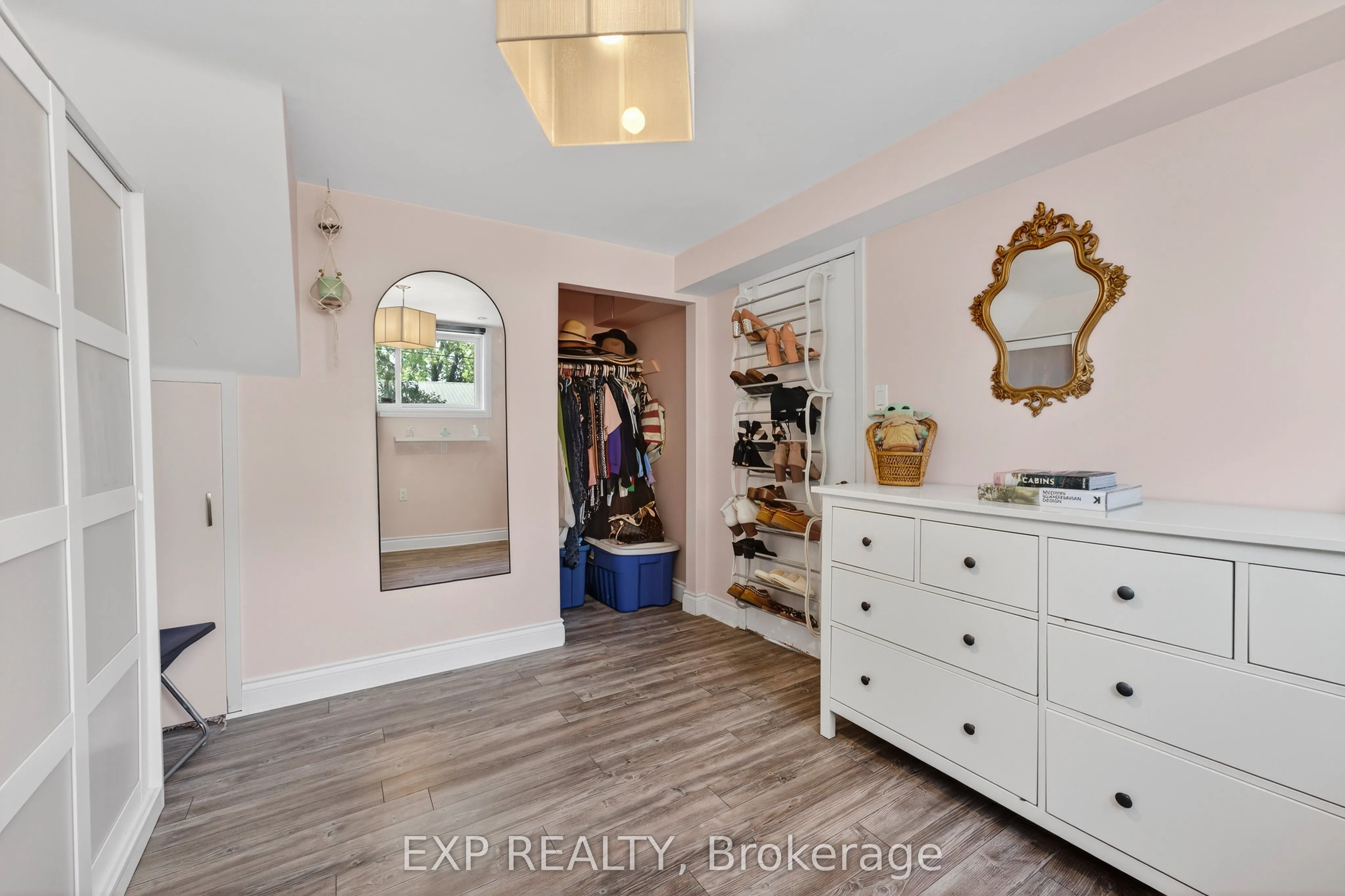 12 Sunset Crescent