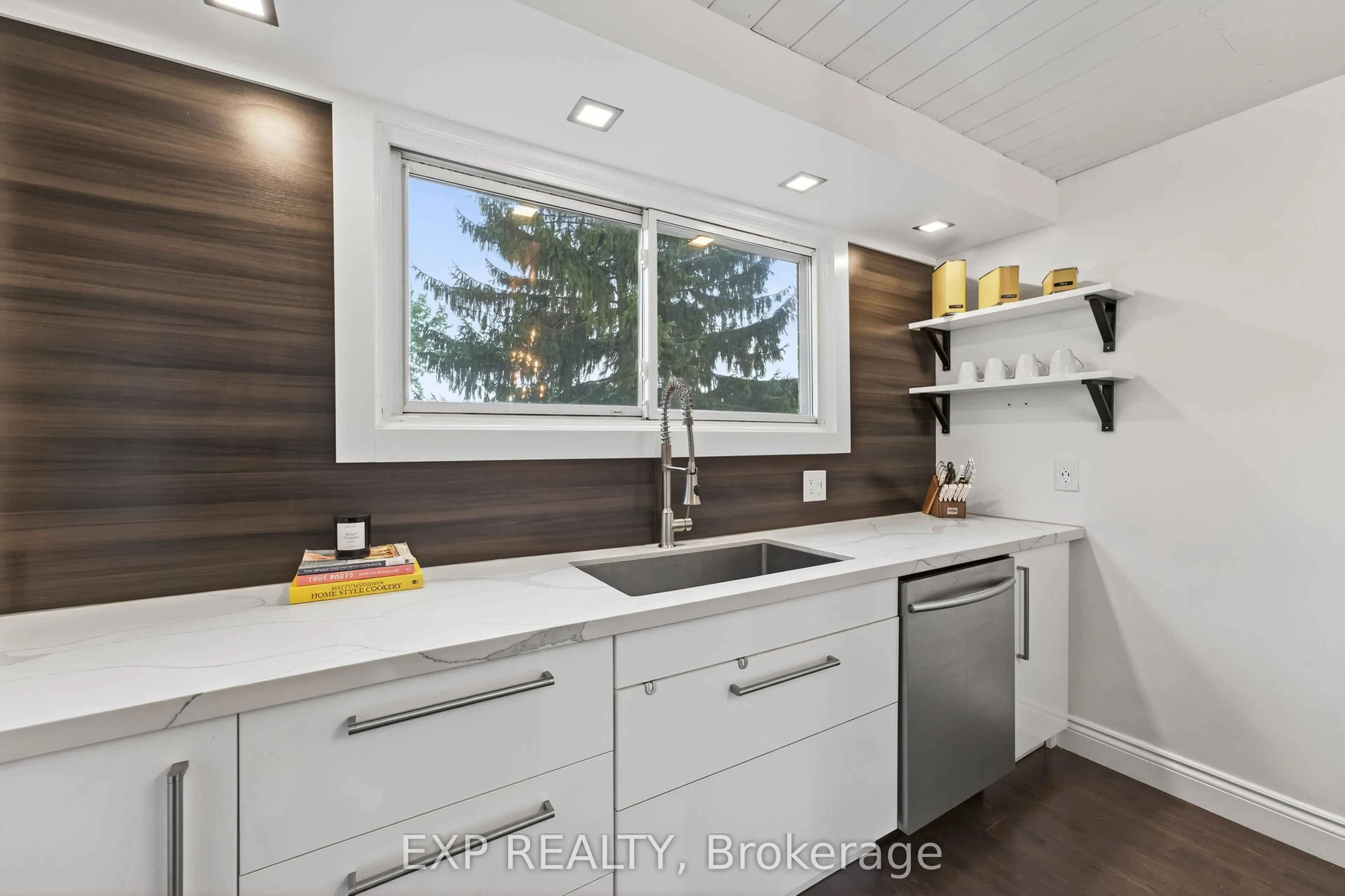 12 Sunset Crescent
