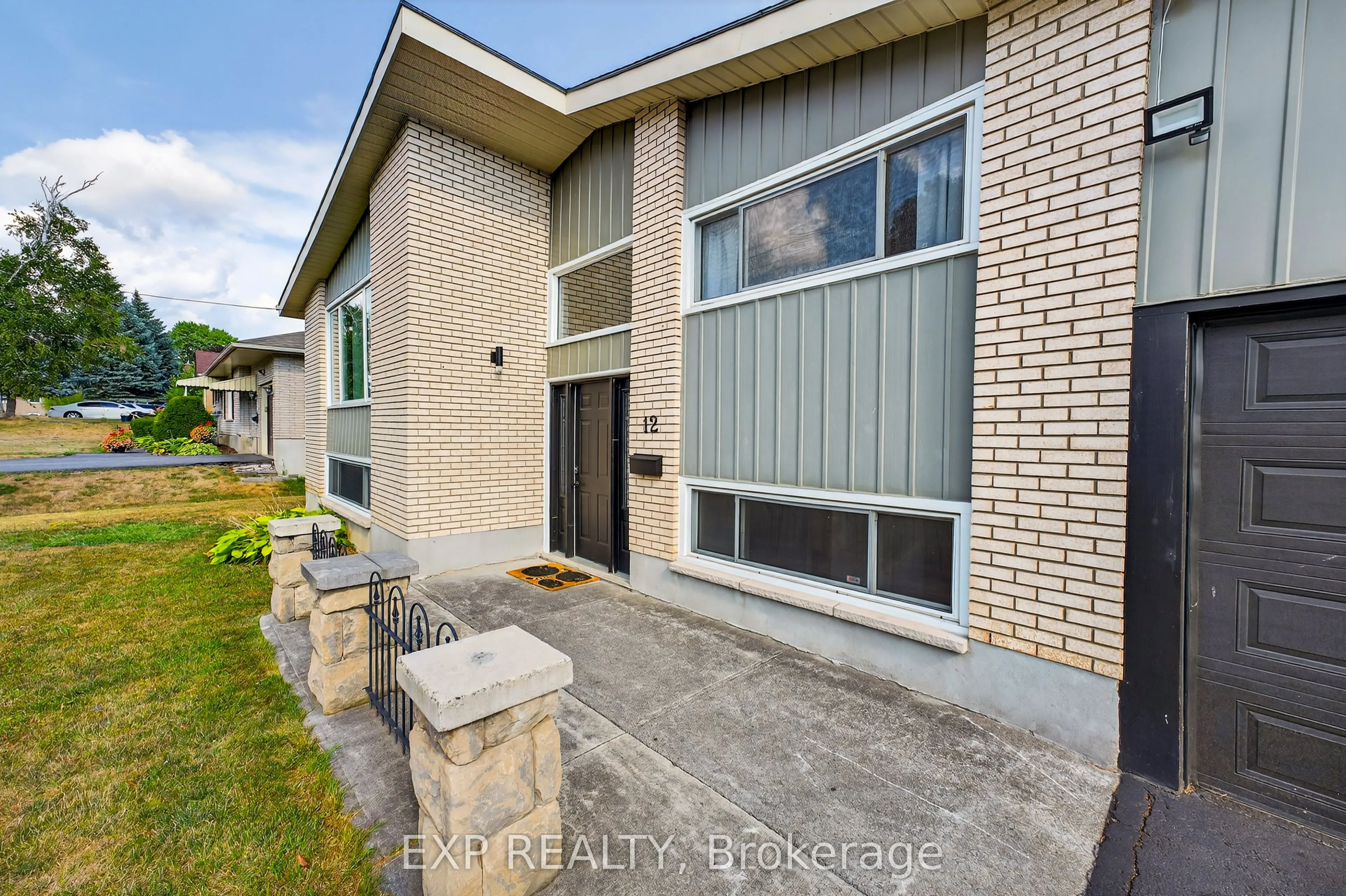 12 Sunset Crescent