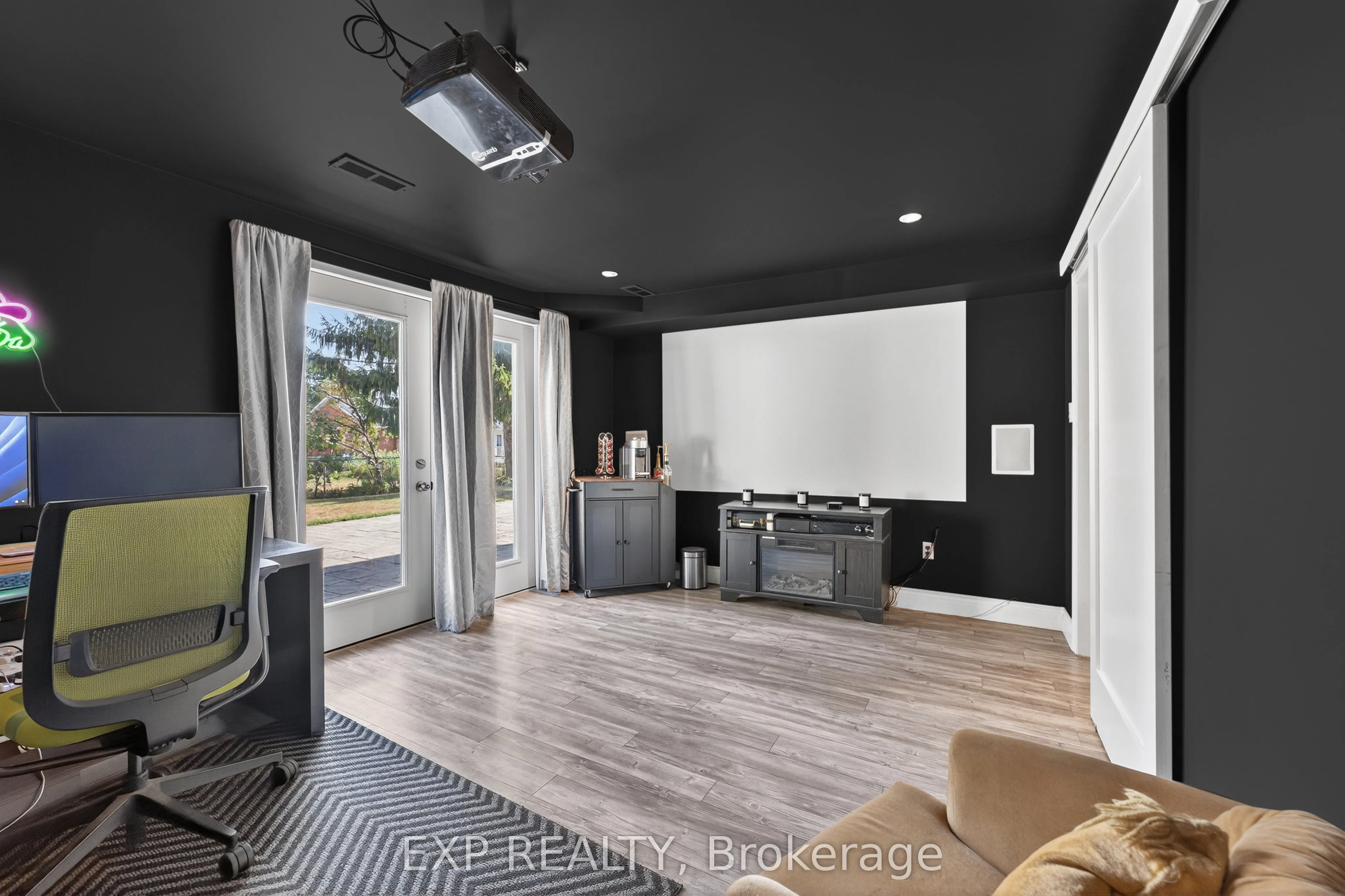 12 Sunset Crescent