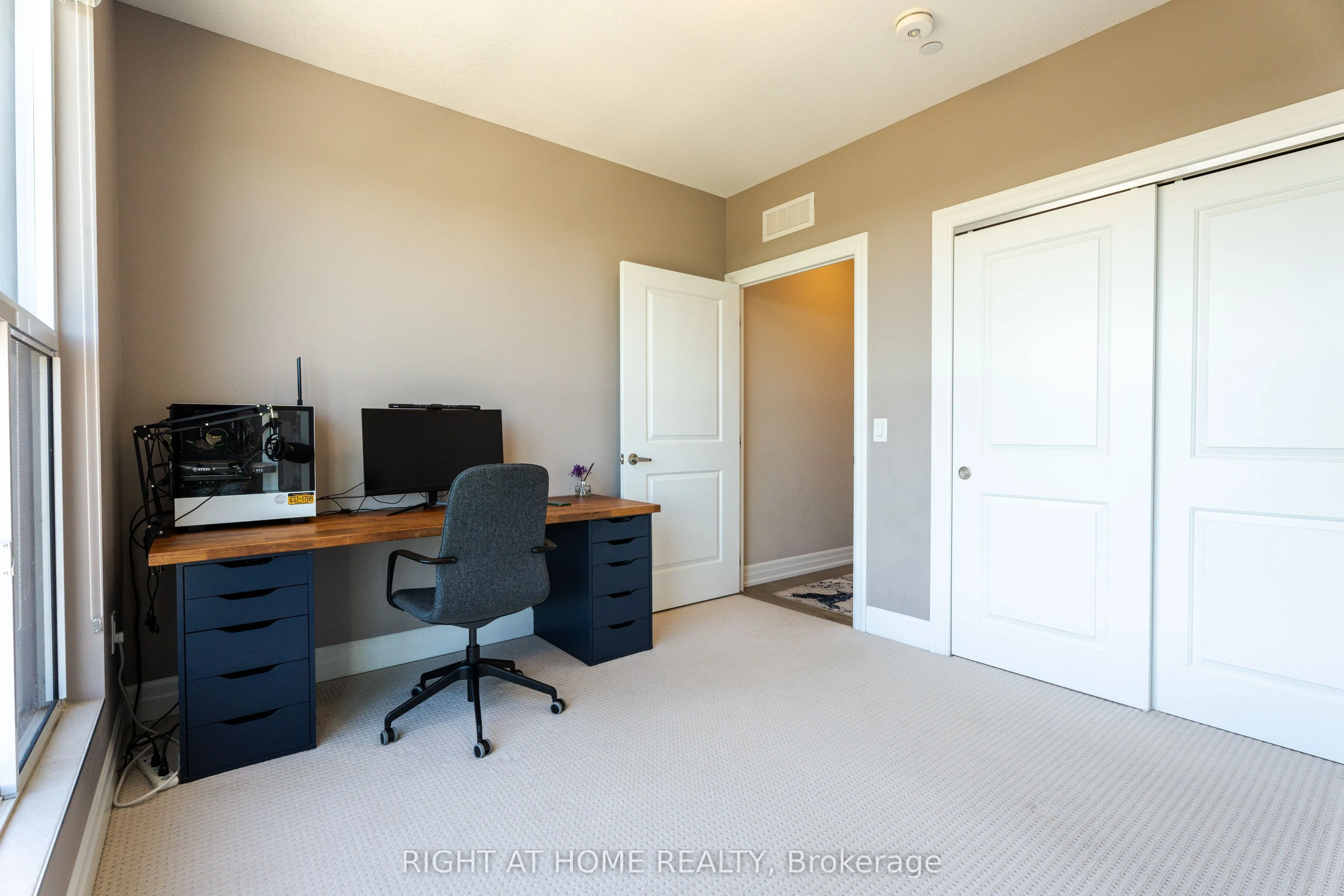 1878 Gordon Street, #812