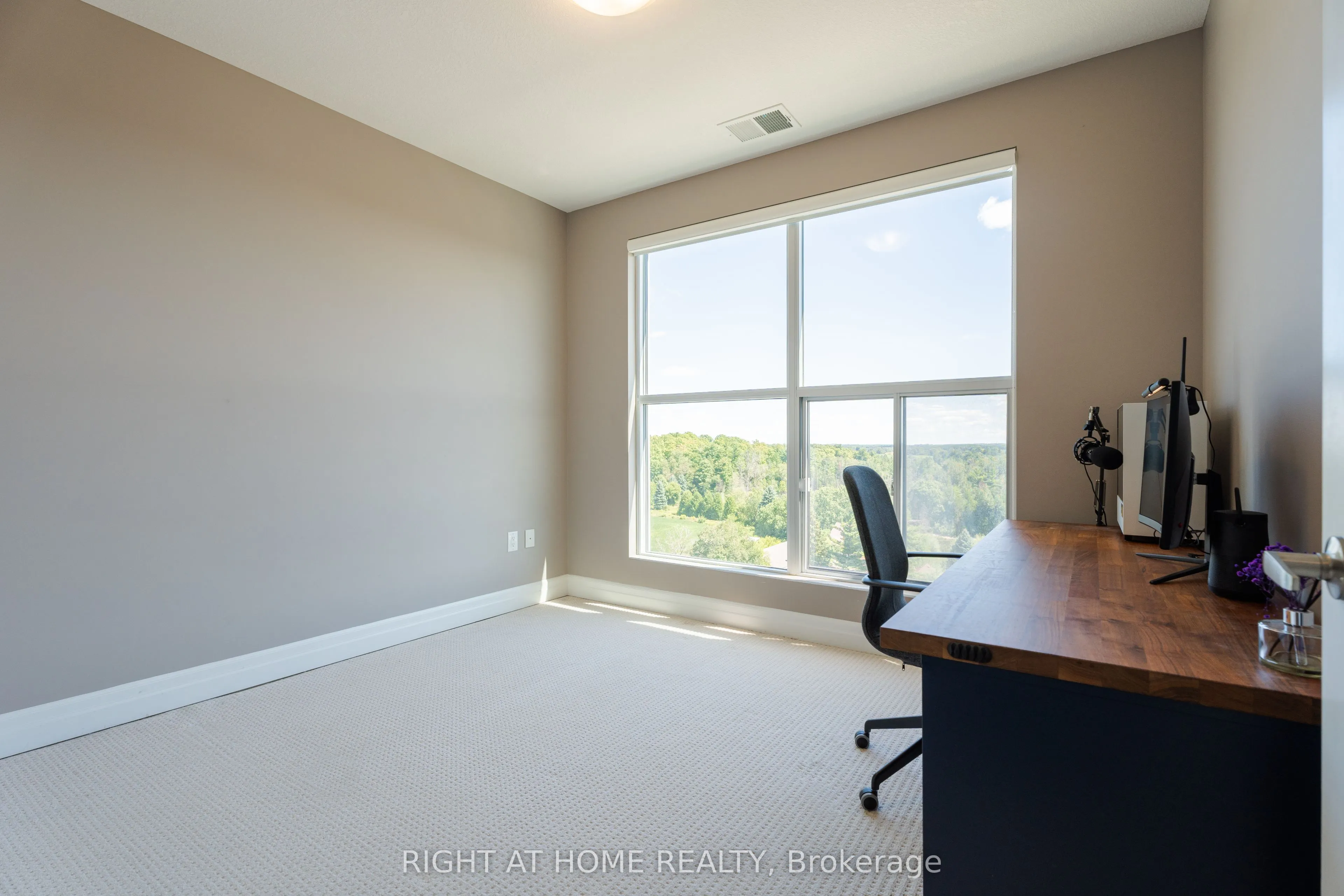1878 Gordon Street, #812