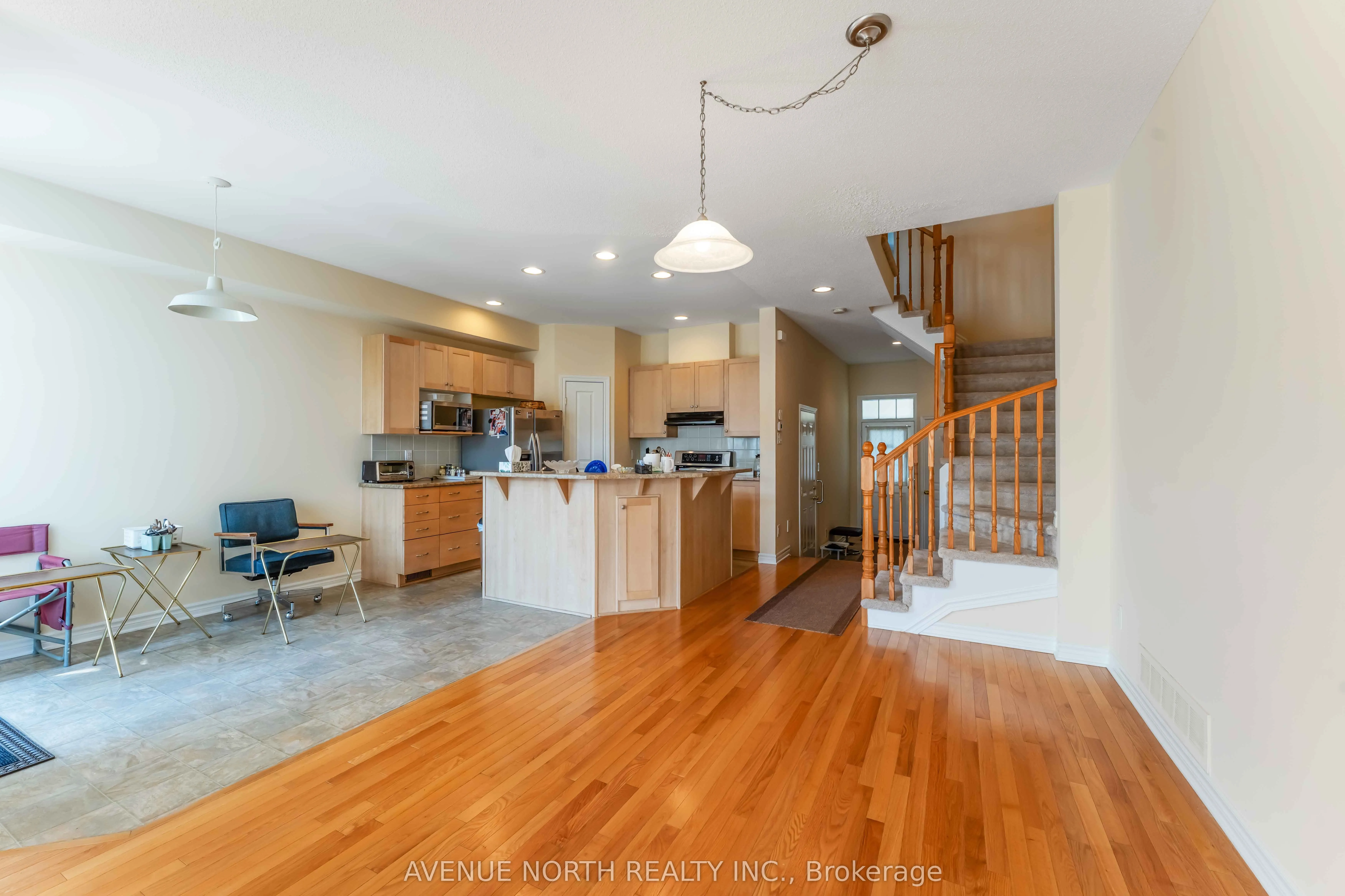 241 Waymark Crescent