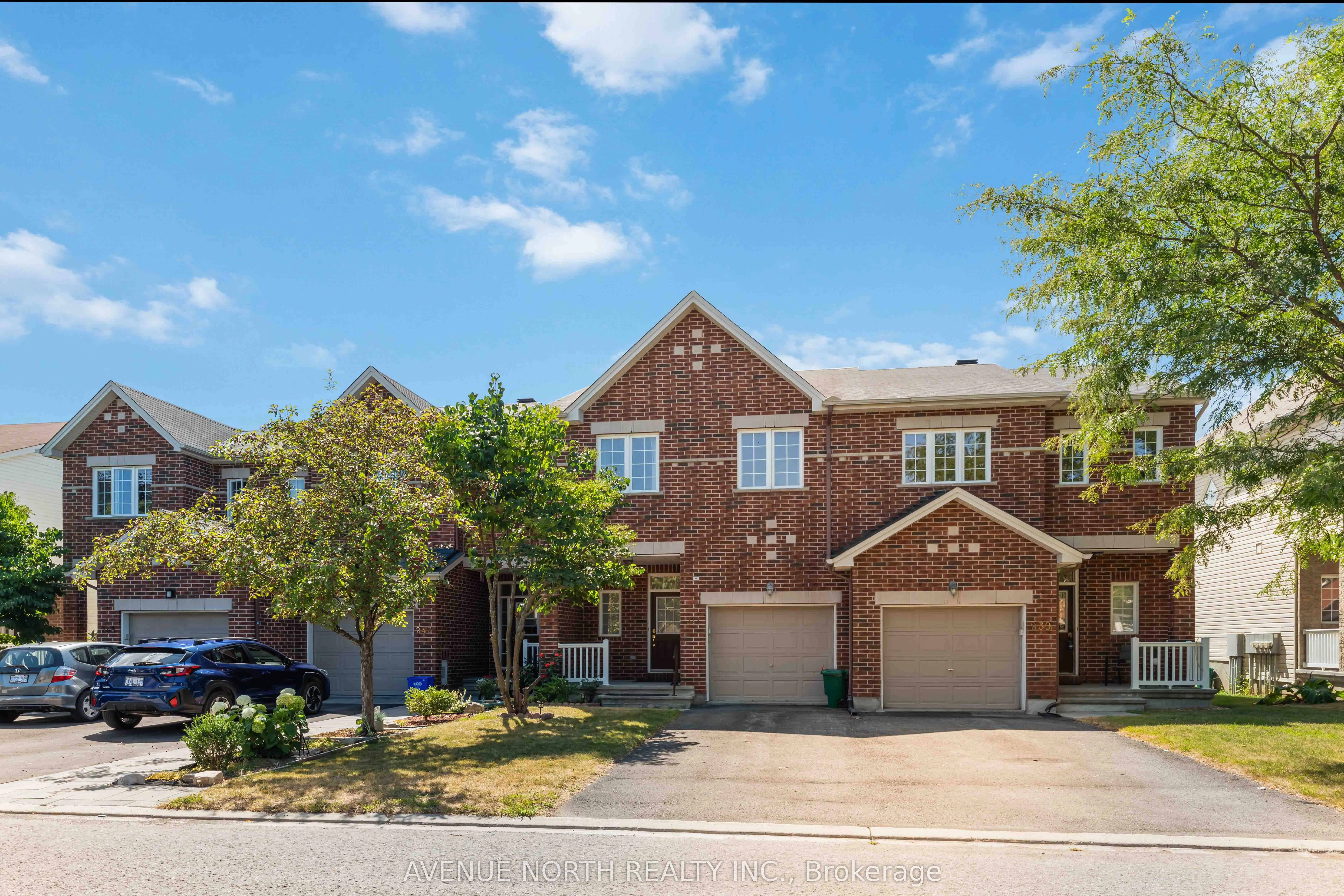 241 Waymark Crescent