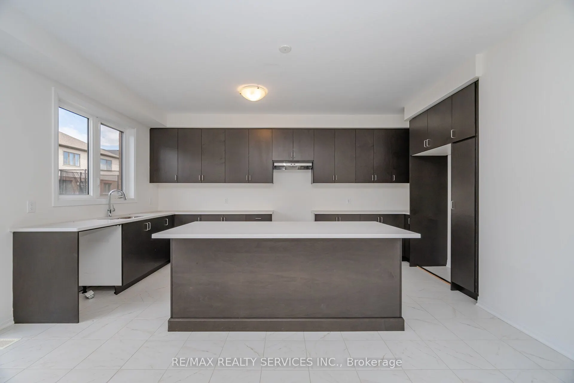 66 Prince Philip Boulevard