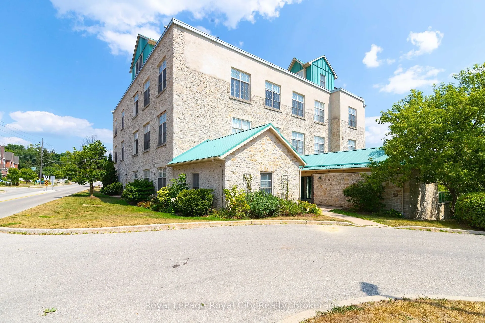 478 St Andrew Street E, #301