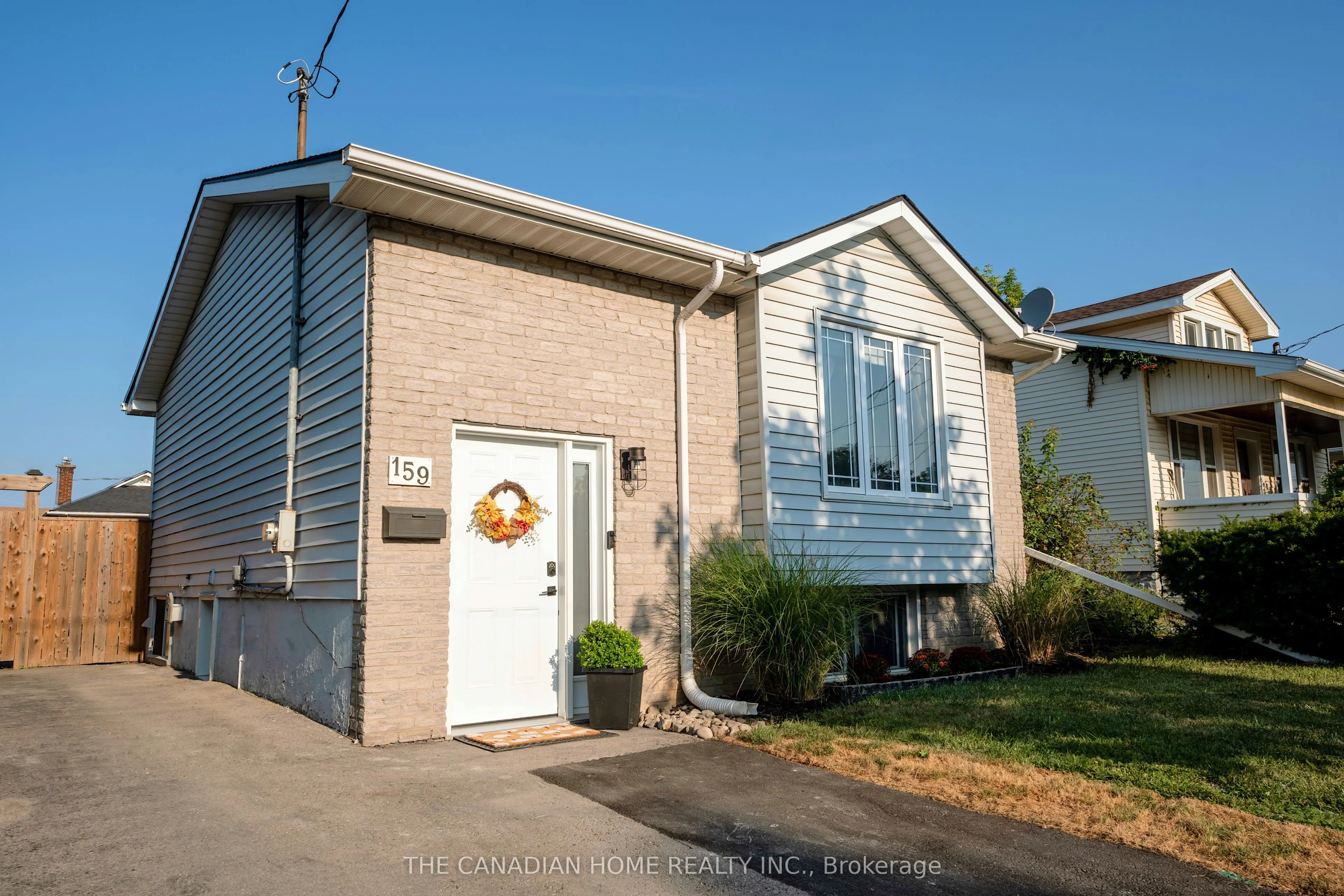 159 PINE Street S