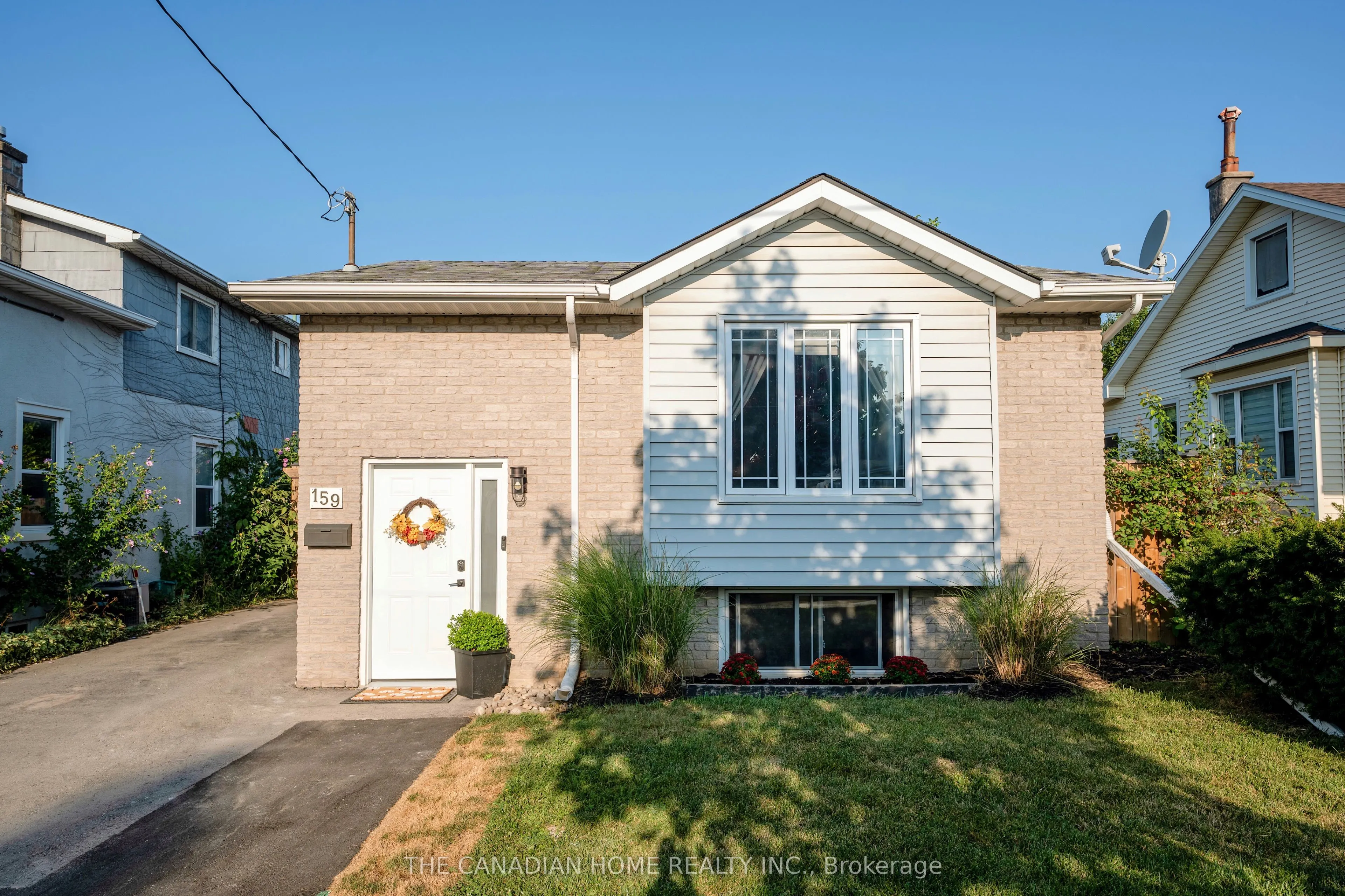 159 PINE Street S