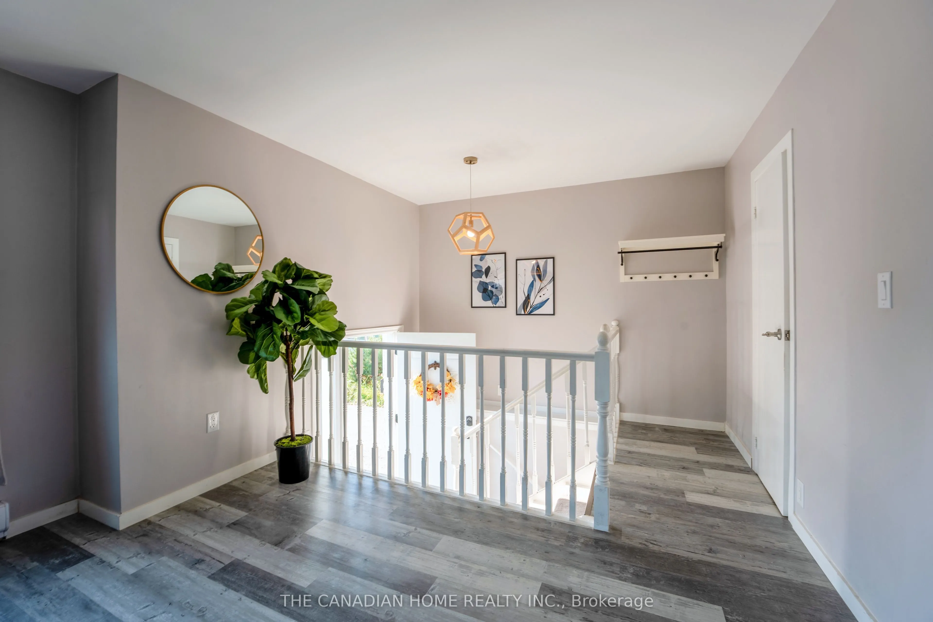 159 PINE Street S
