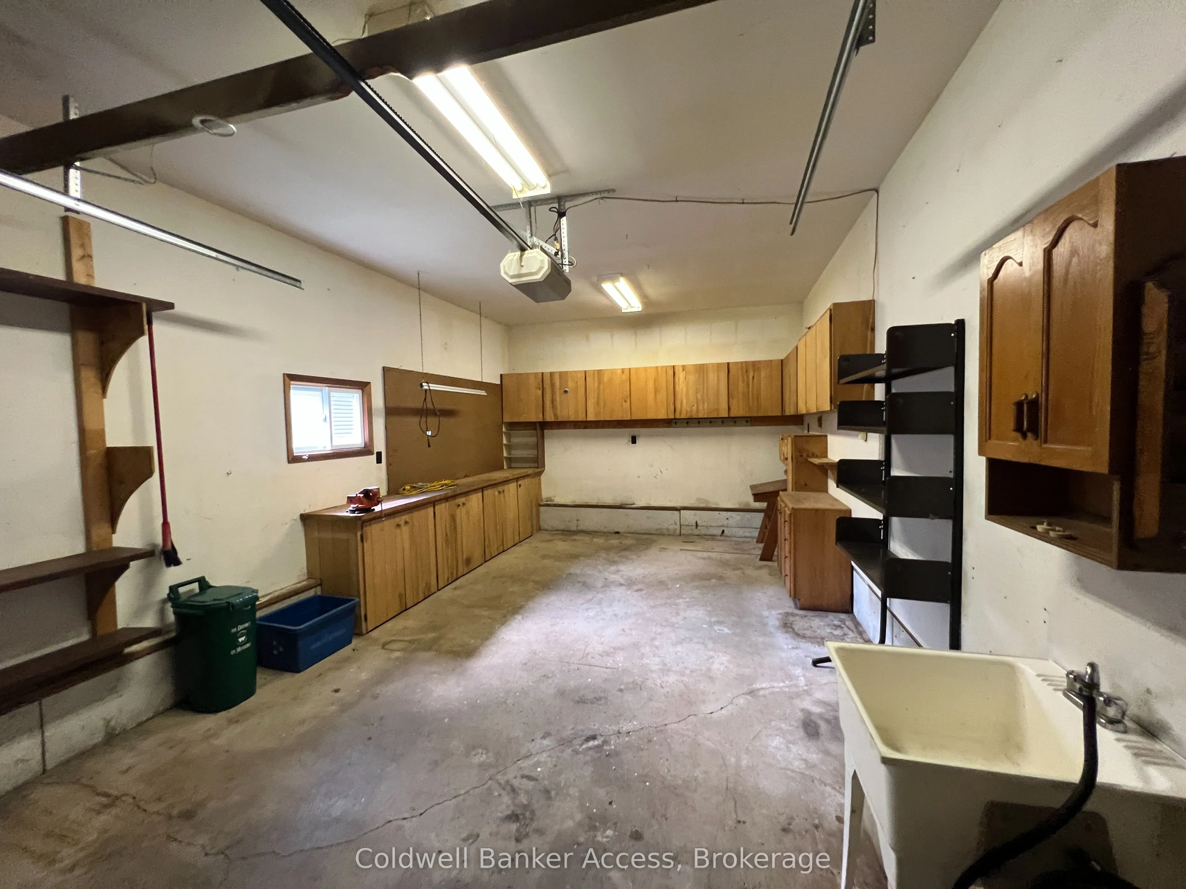 1048 Gordon Street